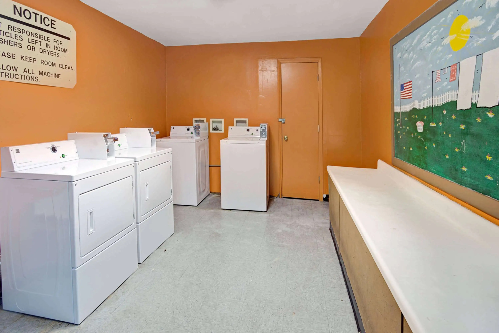 Days Inn & Suites by Wyndham Charleston Airport West