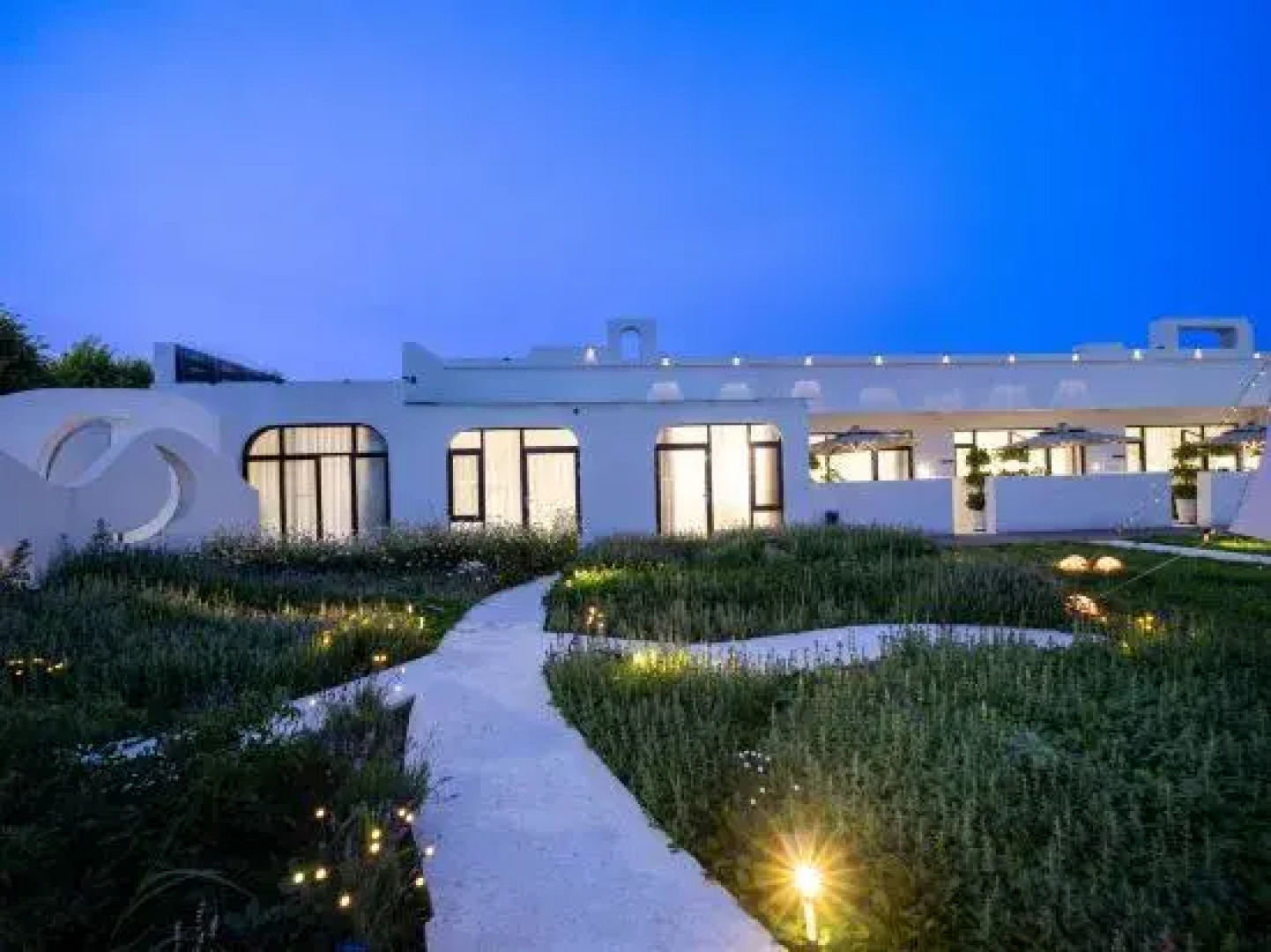 Zhaolan Light Luxury Vacation Homestay (Tekes Bagua City Store)