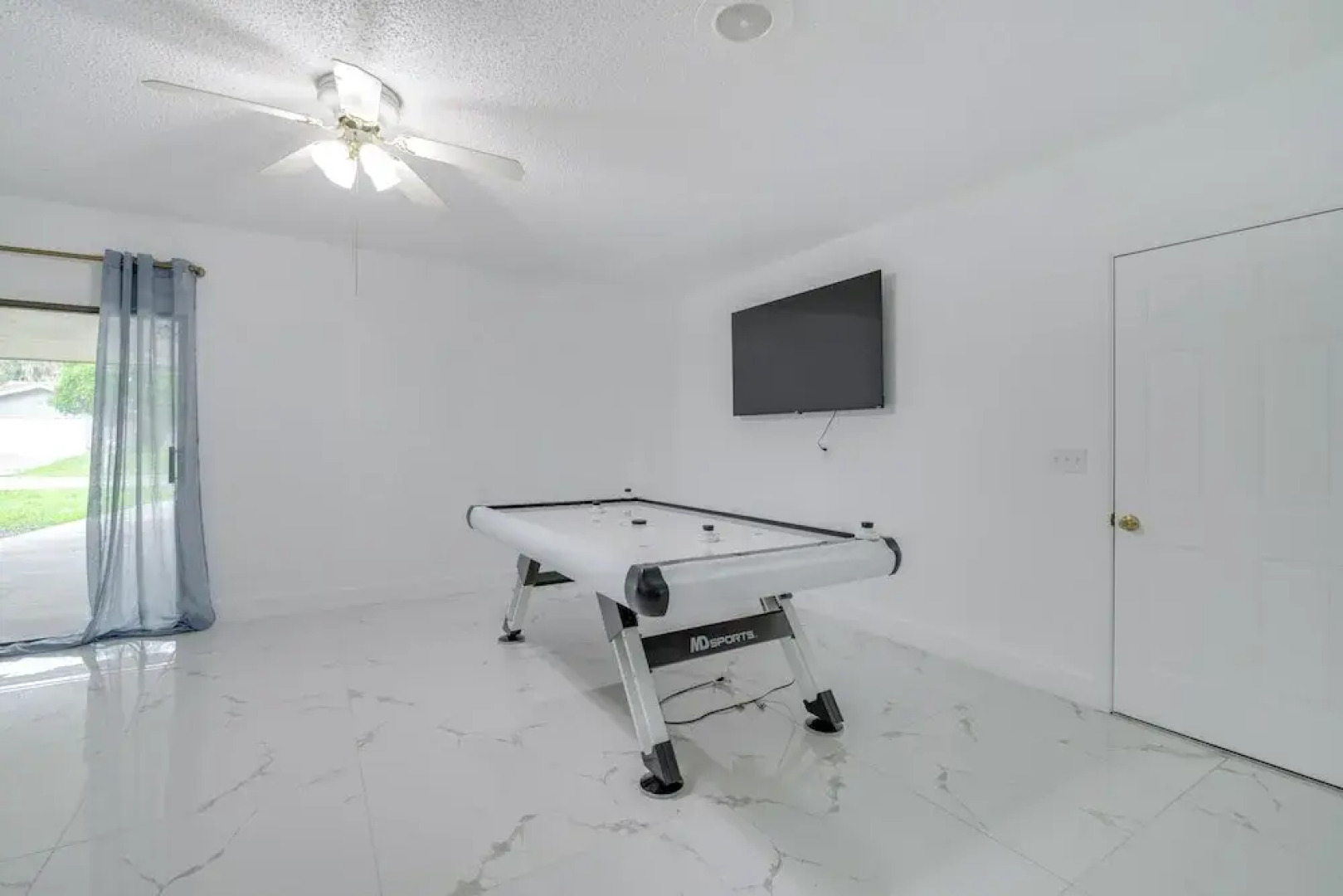 Swim, Hike & Kayak: Crystal River Retreat w/ Yard!