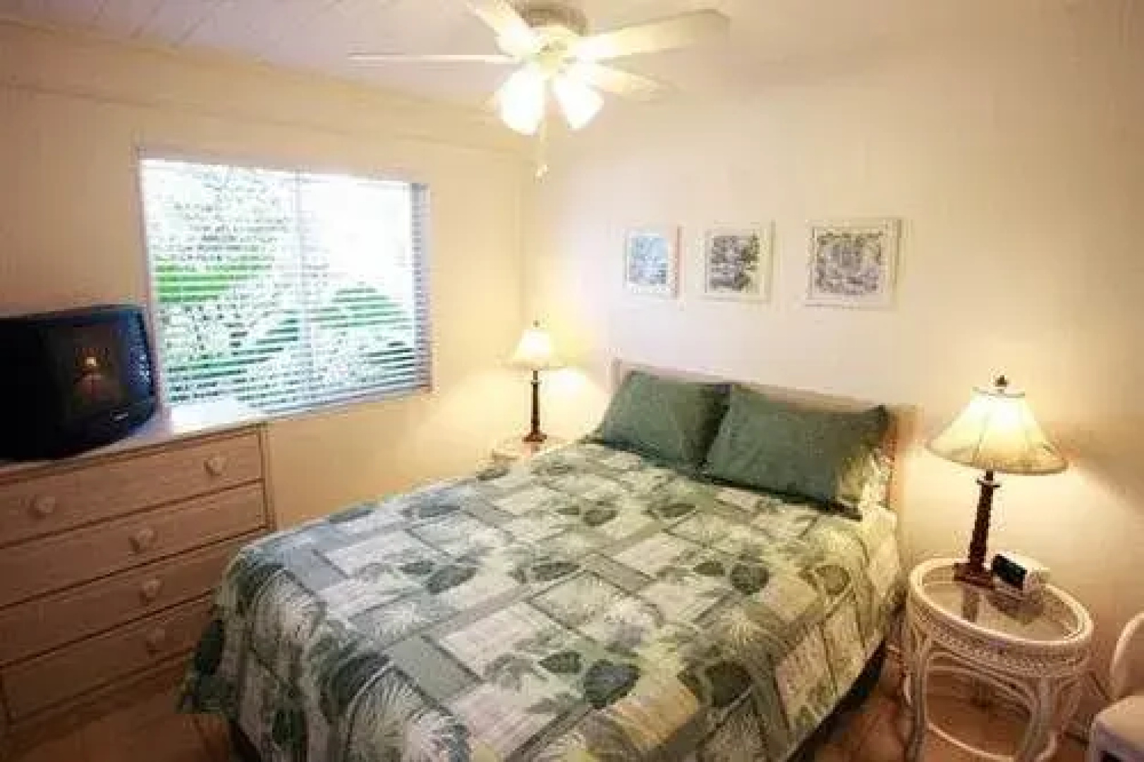 Islands West Resort by Island Vacation Properties