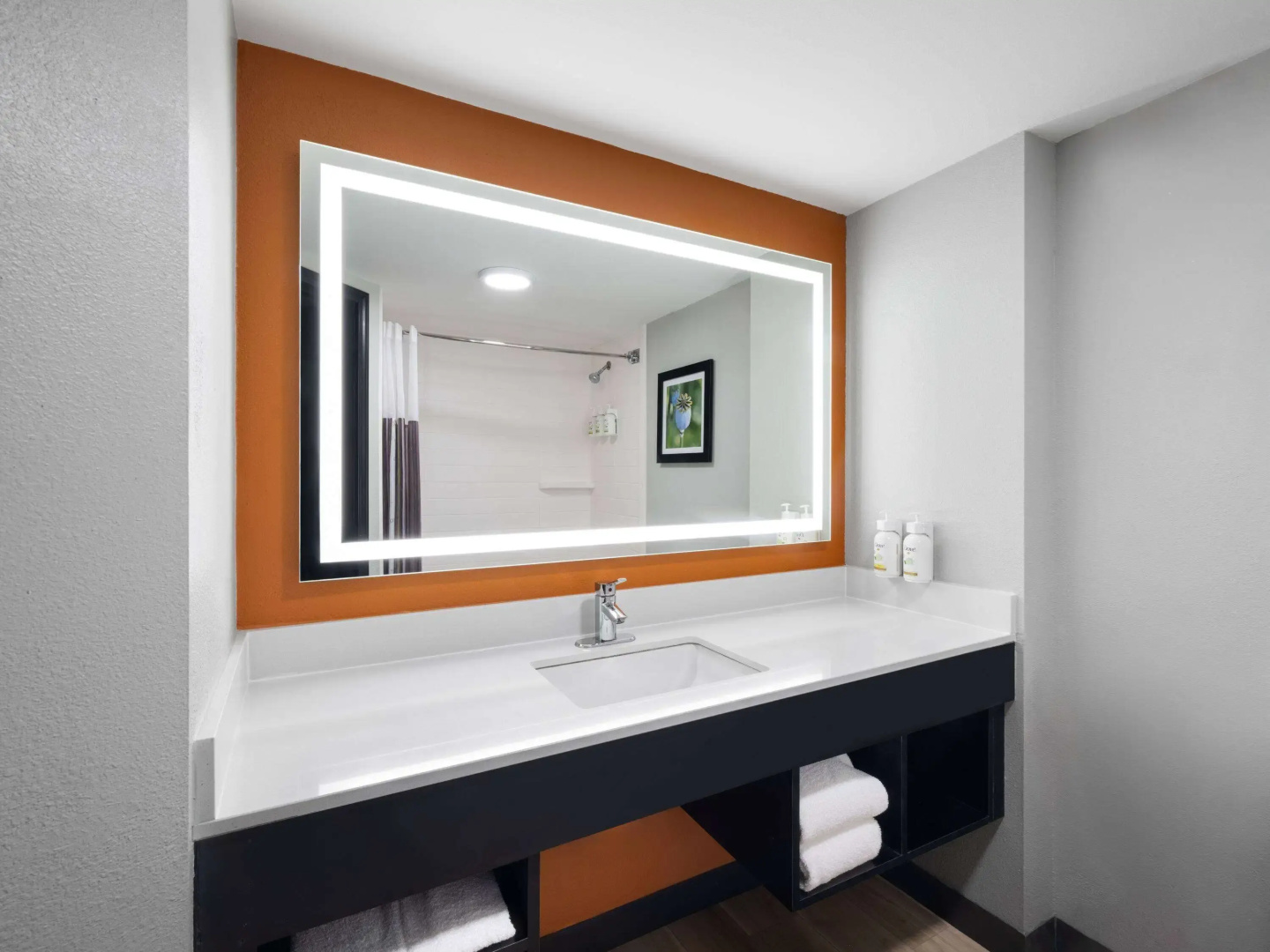La Quinta Inn & Suites by Wyndham Greensboro NC