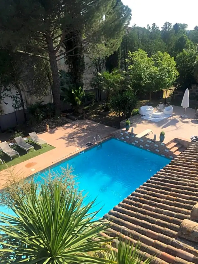 De la suite dans les oliviers