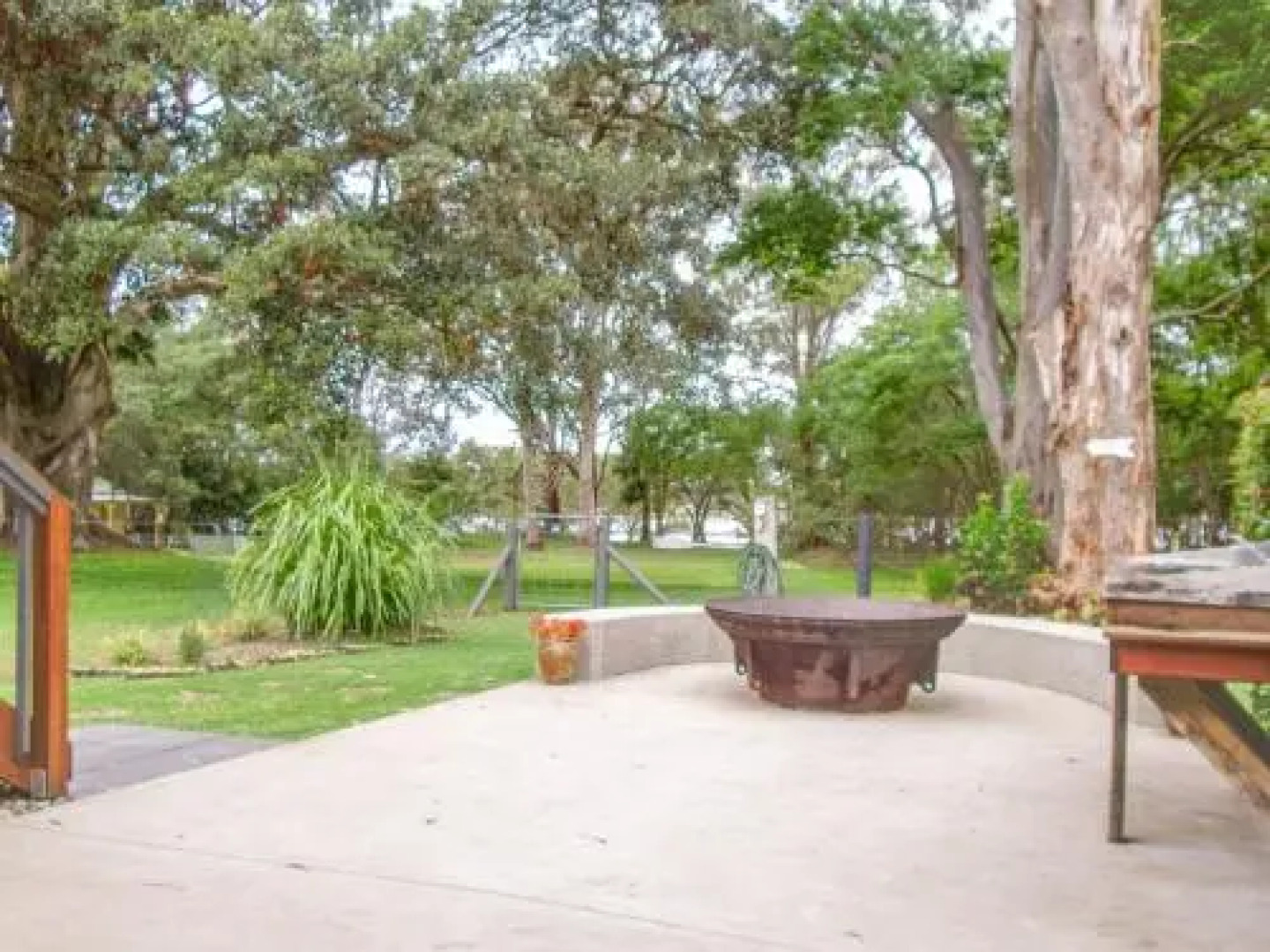 'RIVERSIDE RETREAT' 544 Ocean Drive, North Haven