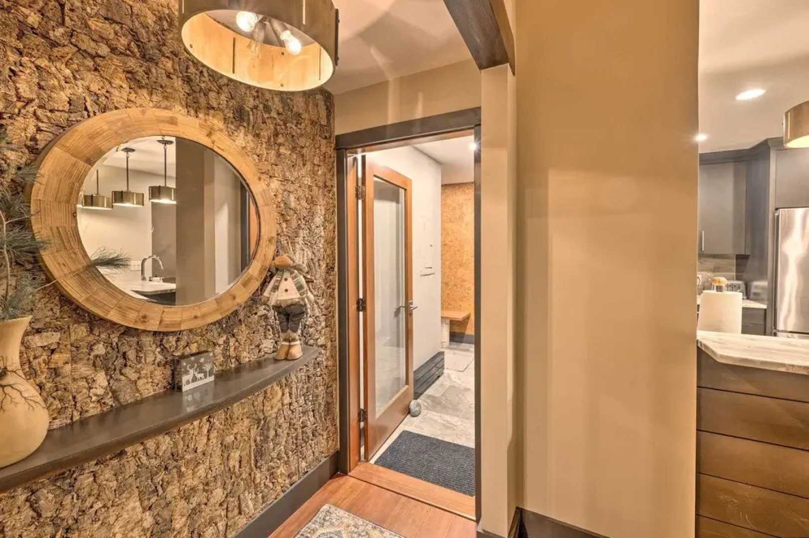 Riverfront Lincoln Condo: 1 Mi to Loon Mountain!