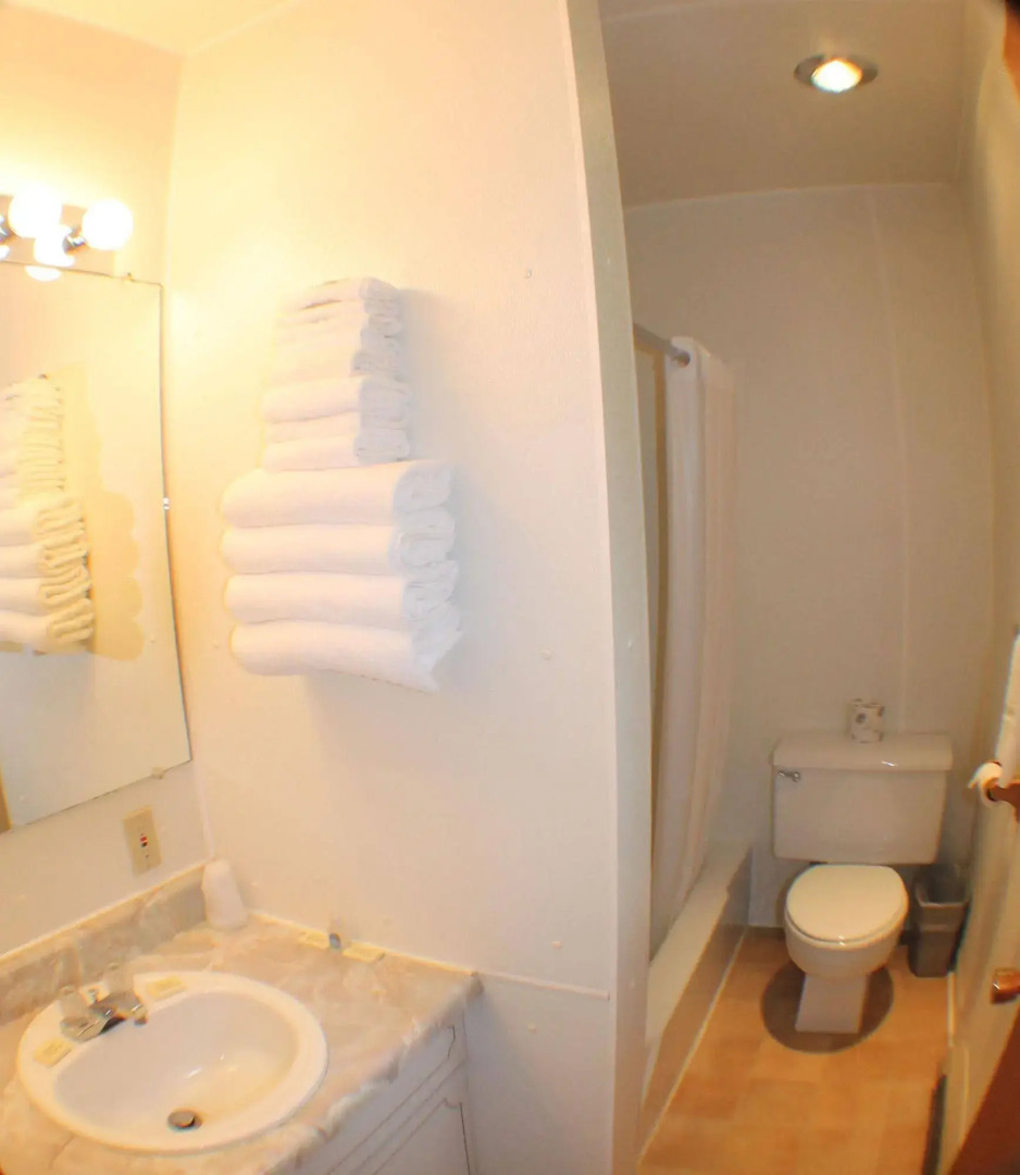 Budget Host Crestview Inn