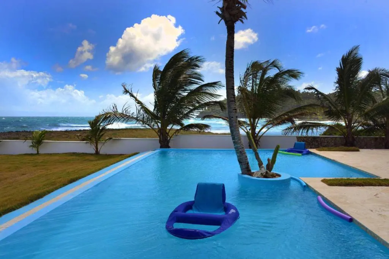 Villa Oceanfront Beach Access And Swim Pool Samana