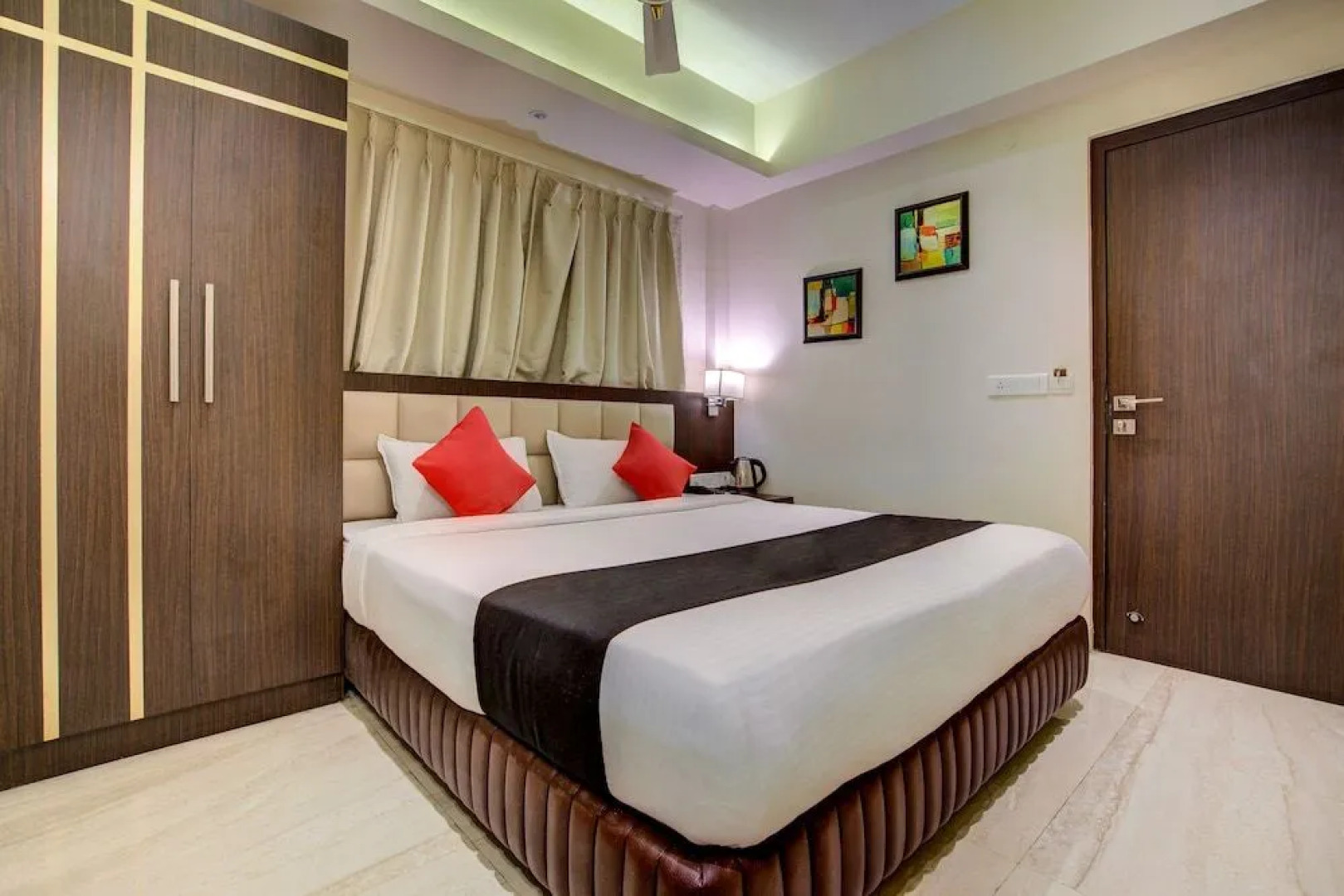 Capital O 16172 Hotel Radiant