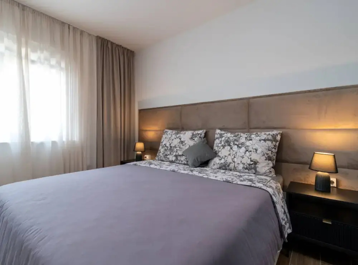 Luminous Infinity Villa With Pool and Gym