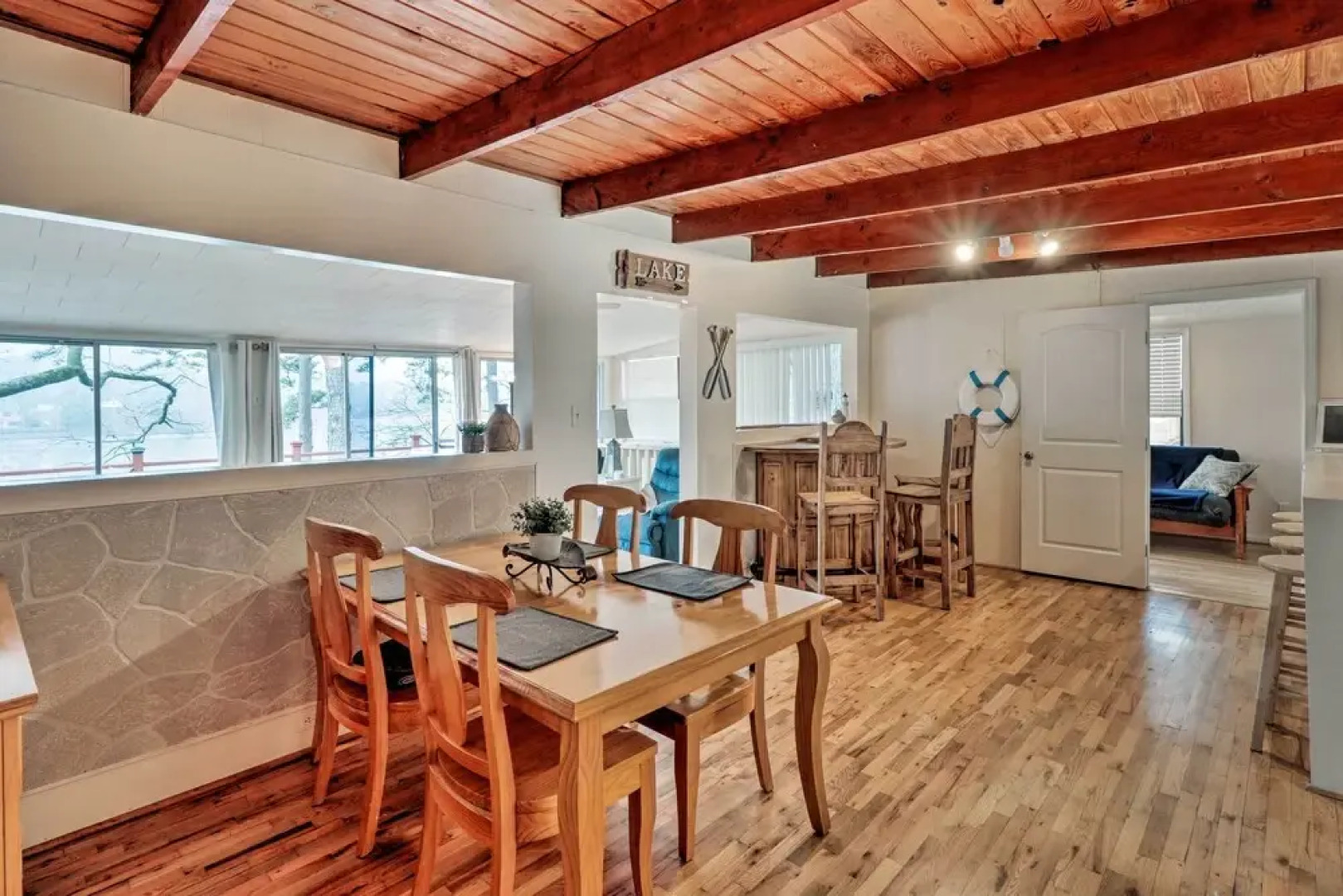 Riverfront Deck + Fire Pit: Hot Springs Retreat!