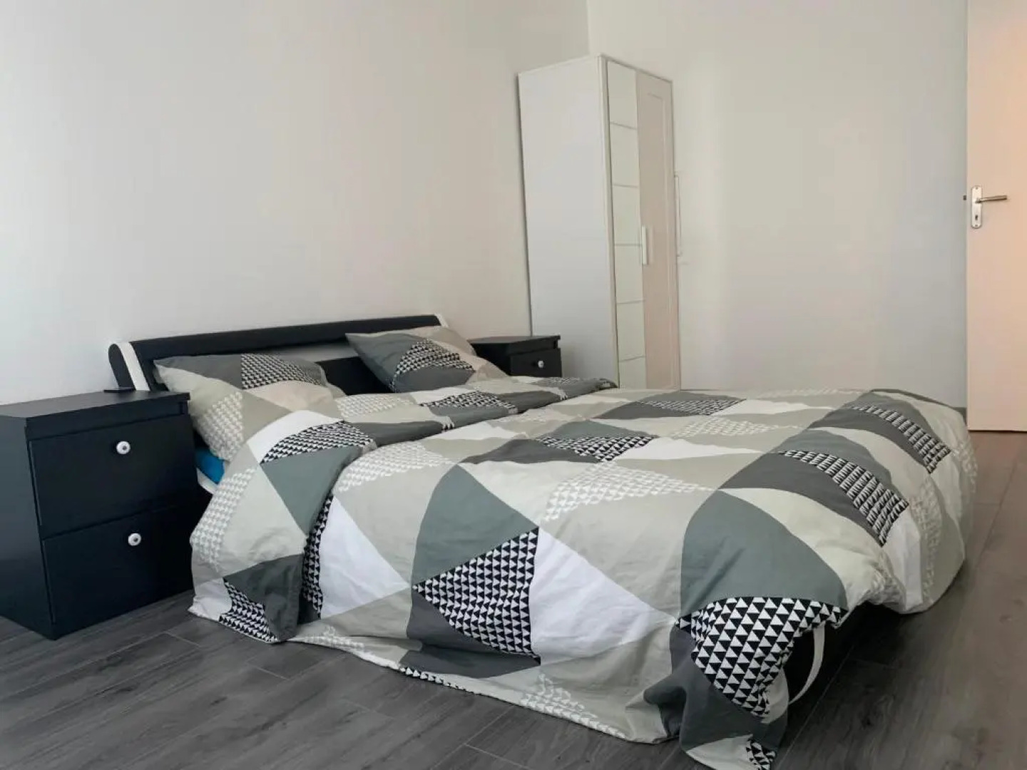 CHAMBRE a louer vue sur seine