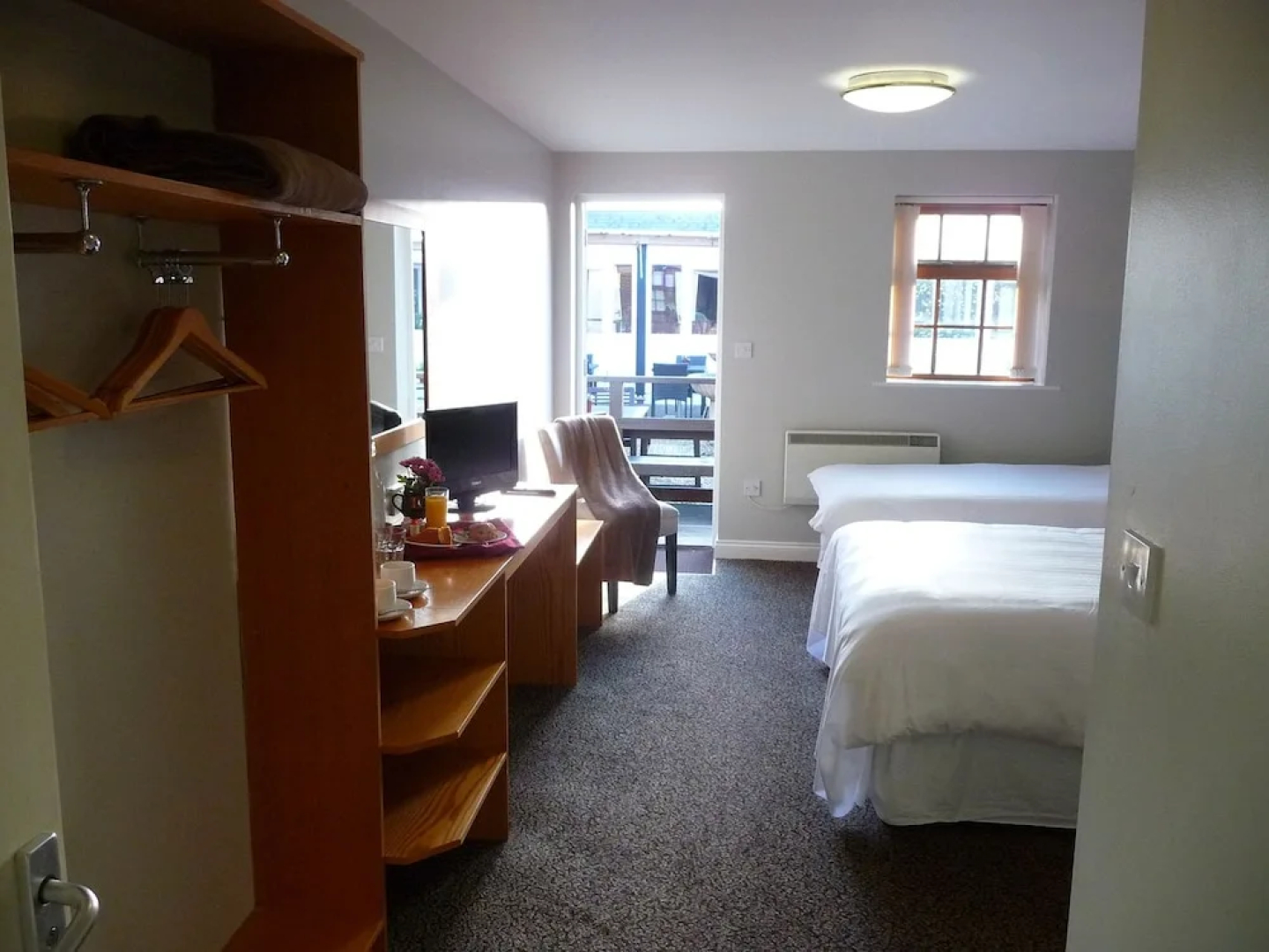 Willow Barn Hotel & Restaurant