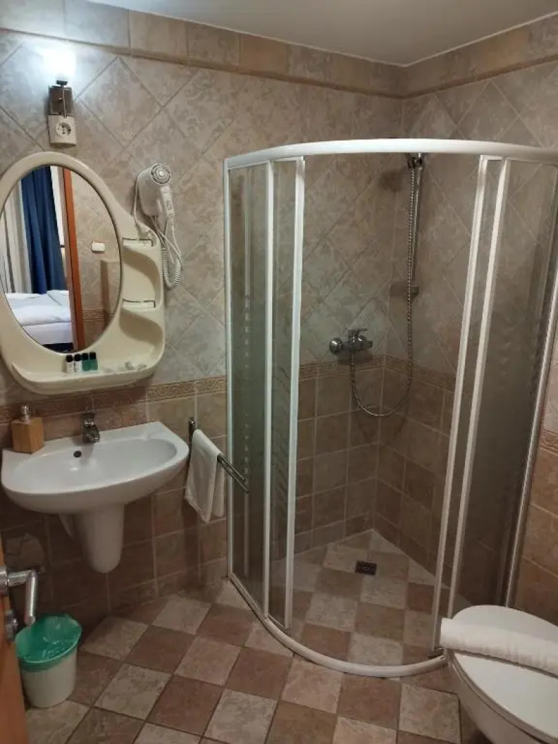 Toscana Lakeside Apartments I - II