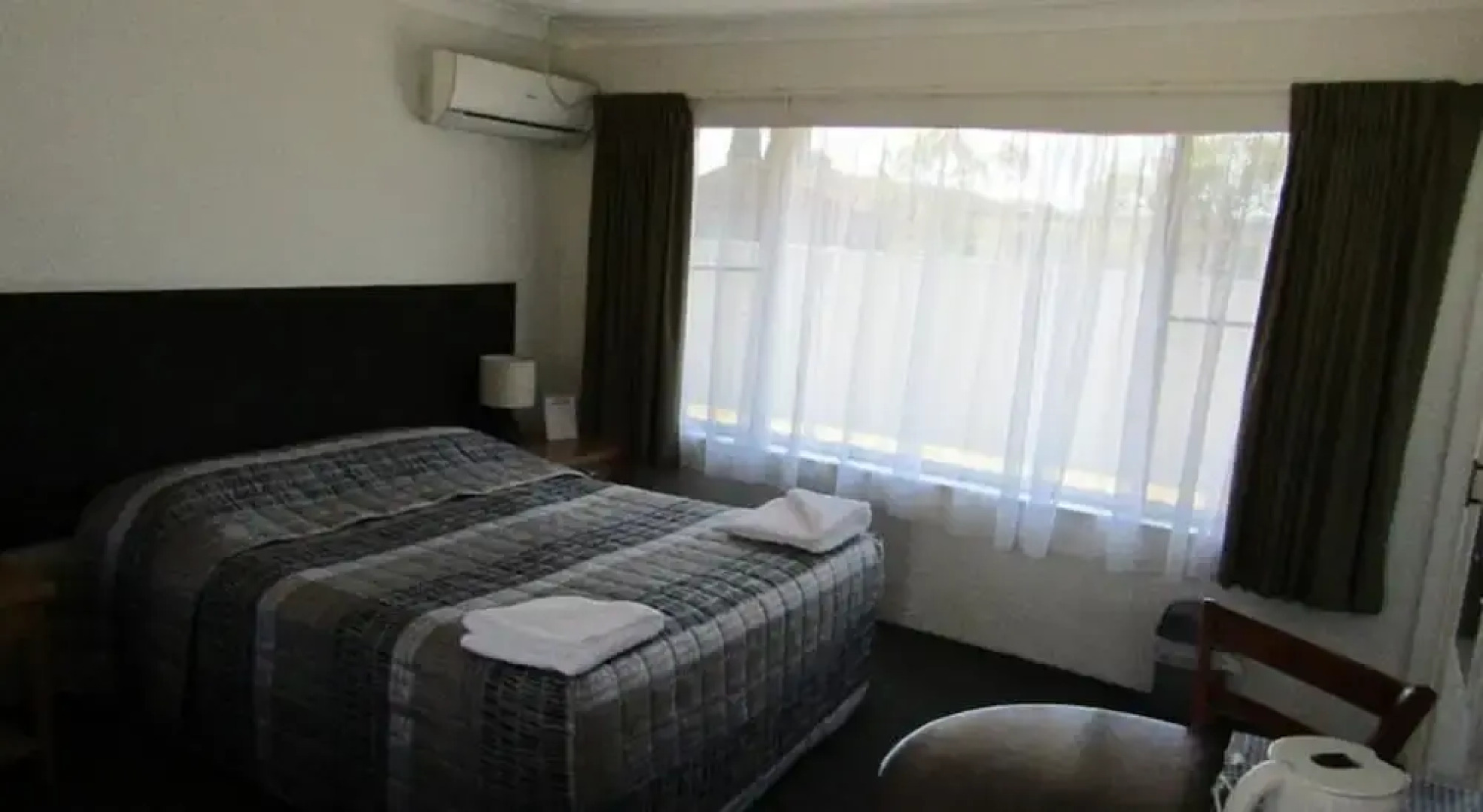 Hanging Rock Family Motel