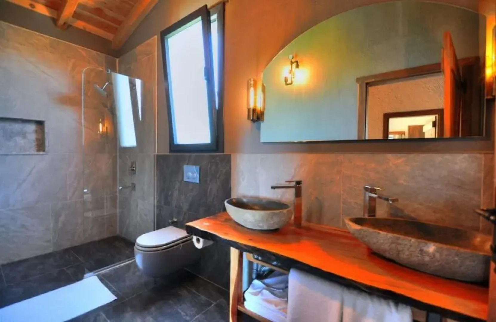 Gorgeous Villa With Private Pool and Jacuzzi in Fethiye