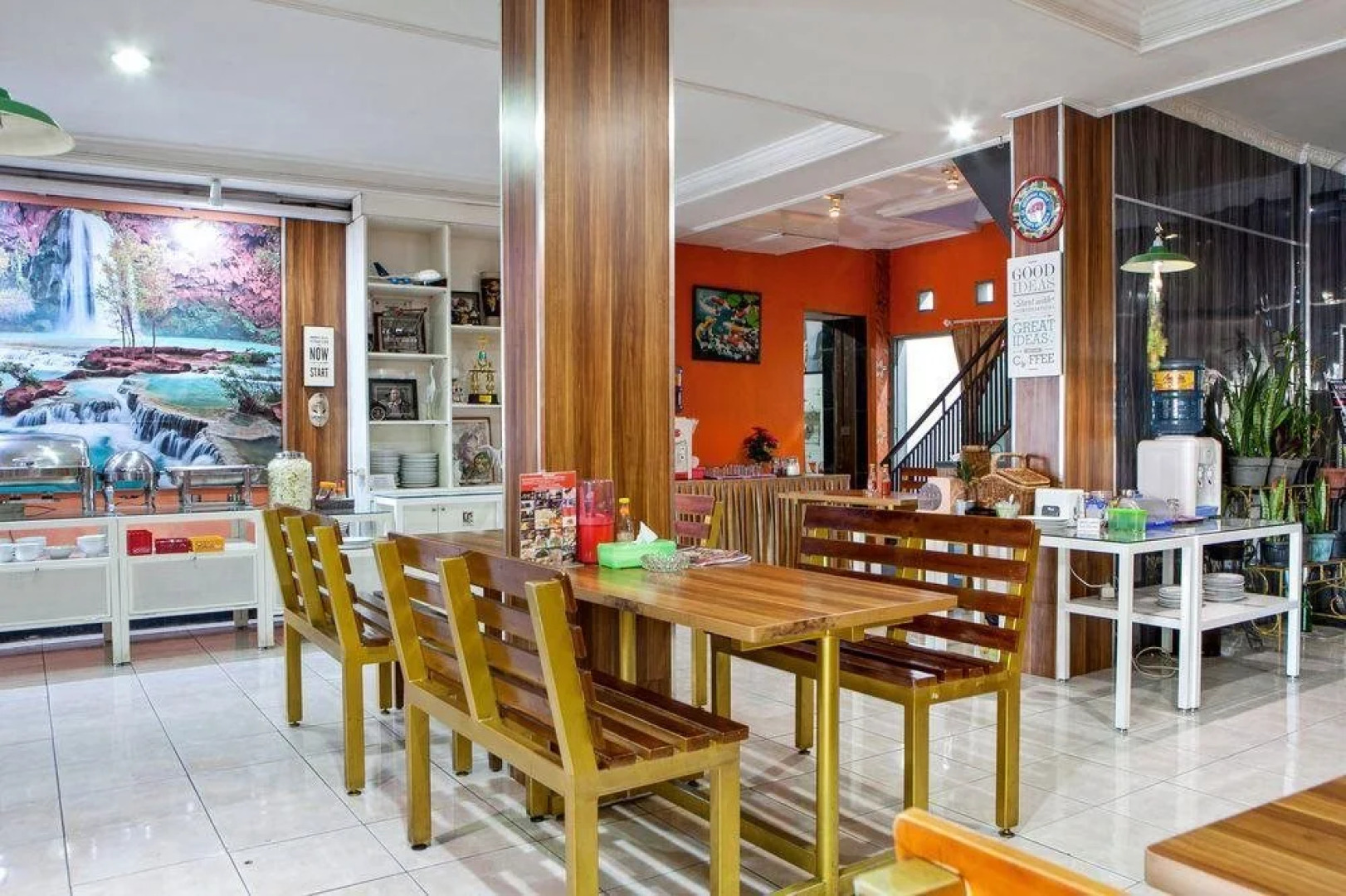 Hotel Salon Fora & Longhill Cafe Fora