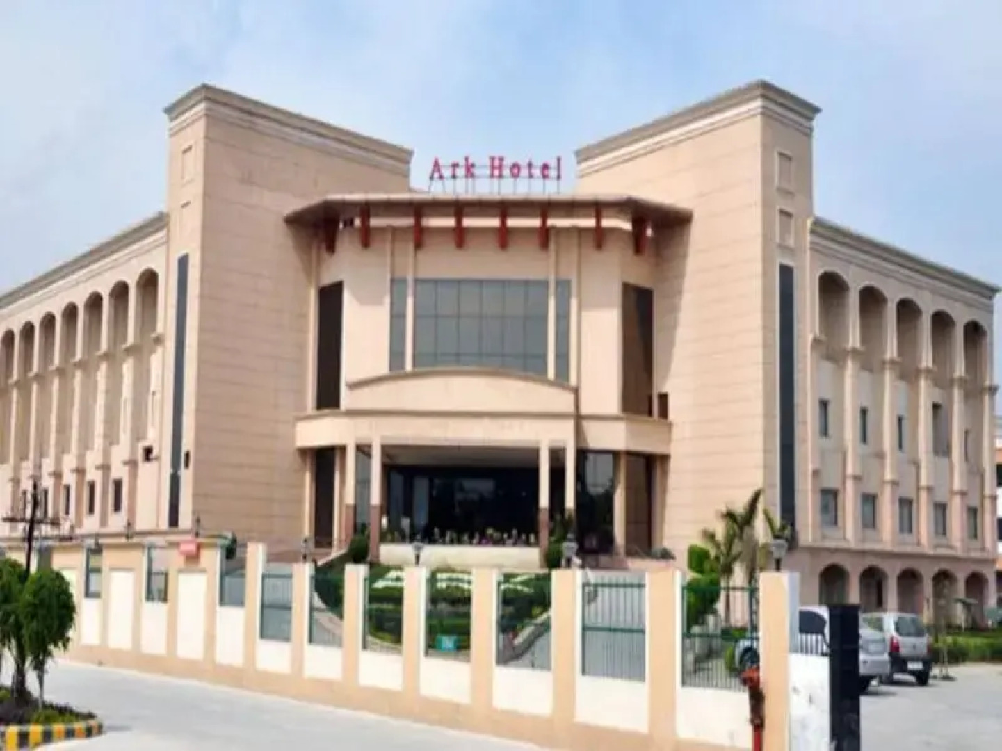 Ark Hotel & Resorts