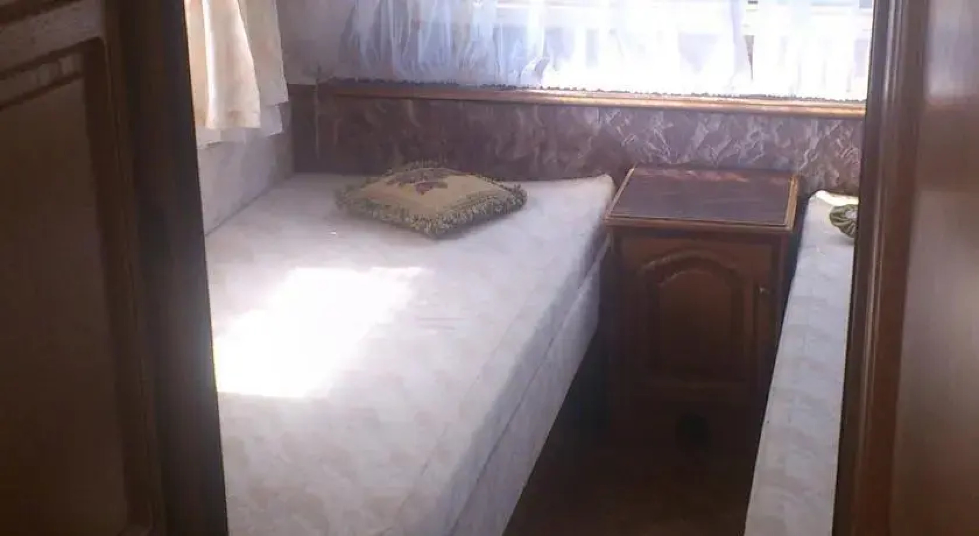 Summer bungalo trailer