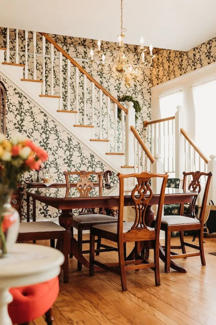 The Rochester Inn, A Historic Hotel