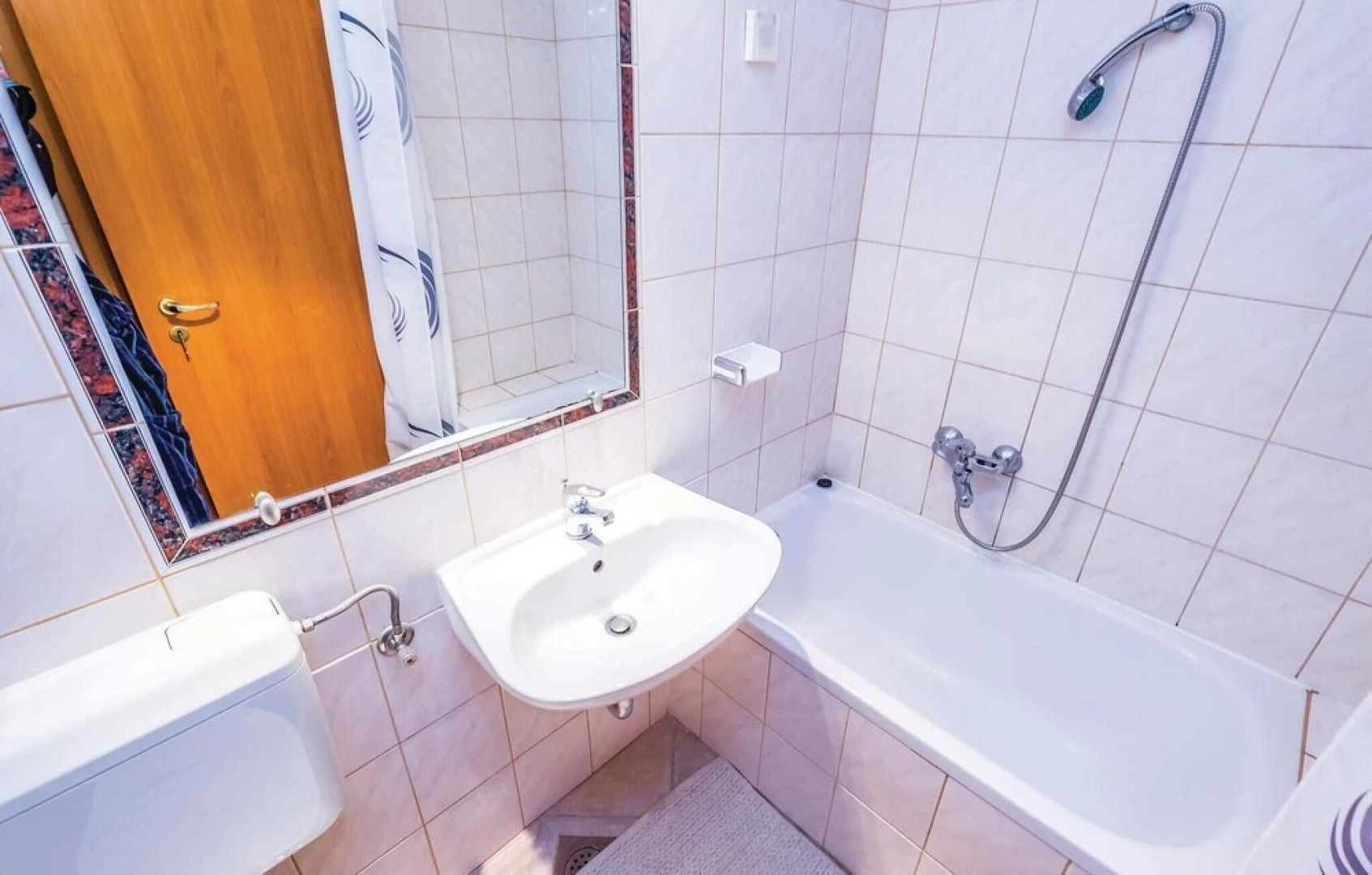 Amazing Home in Mundanije With Wifi and 3 Bedrooms