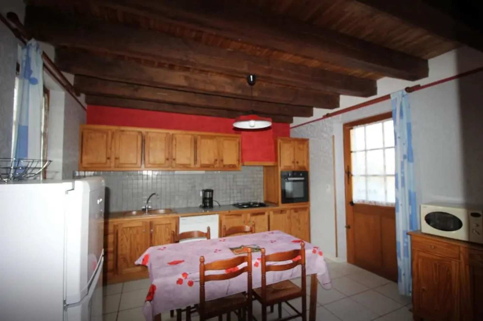 House With 2 Bedrooms in Beynac-et-cazenac, With Pool Access and Furni