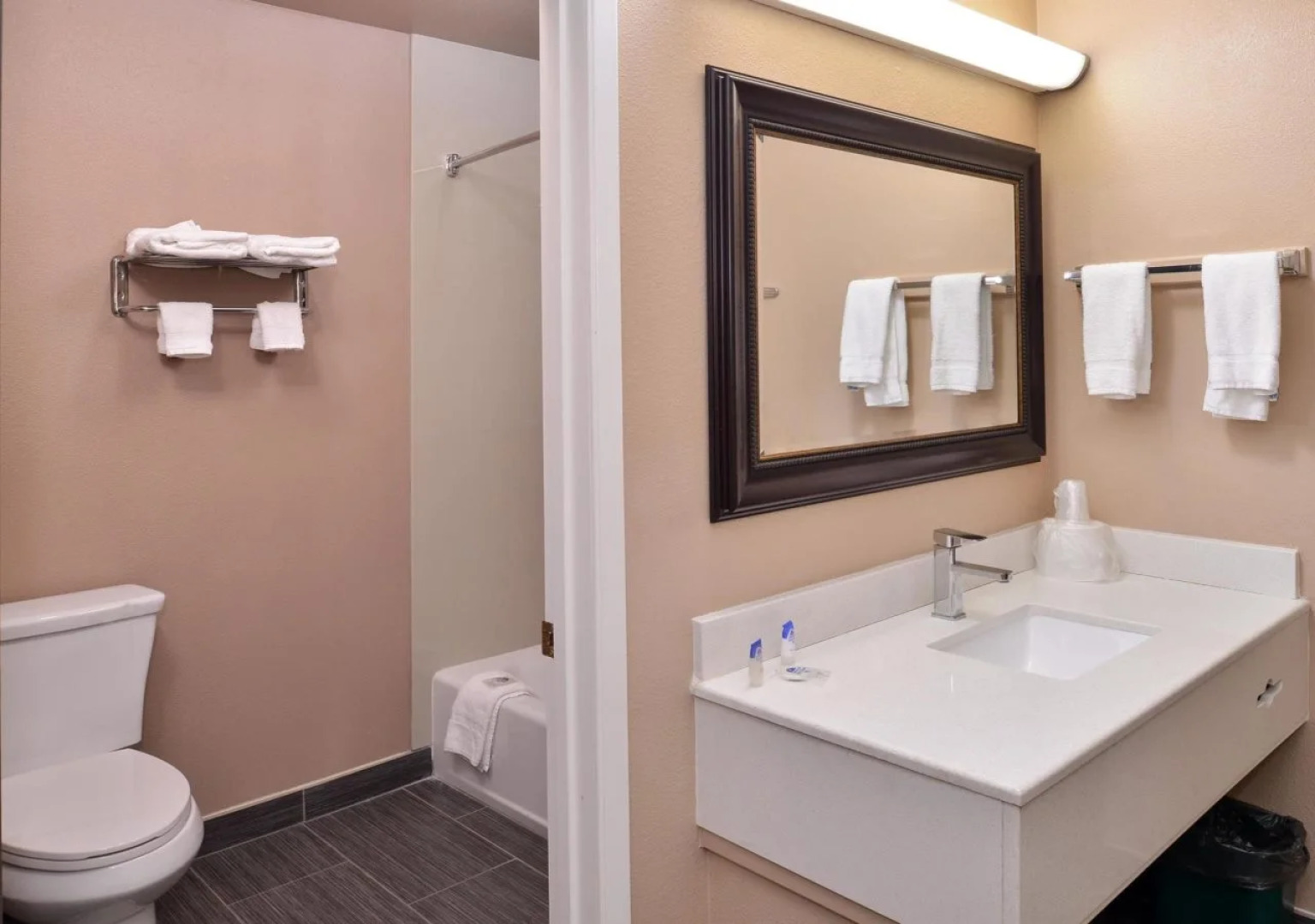 Americas Best Value Inn & Suites Madera