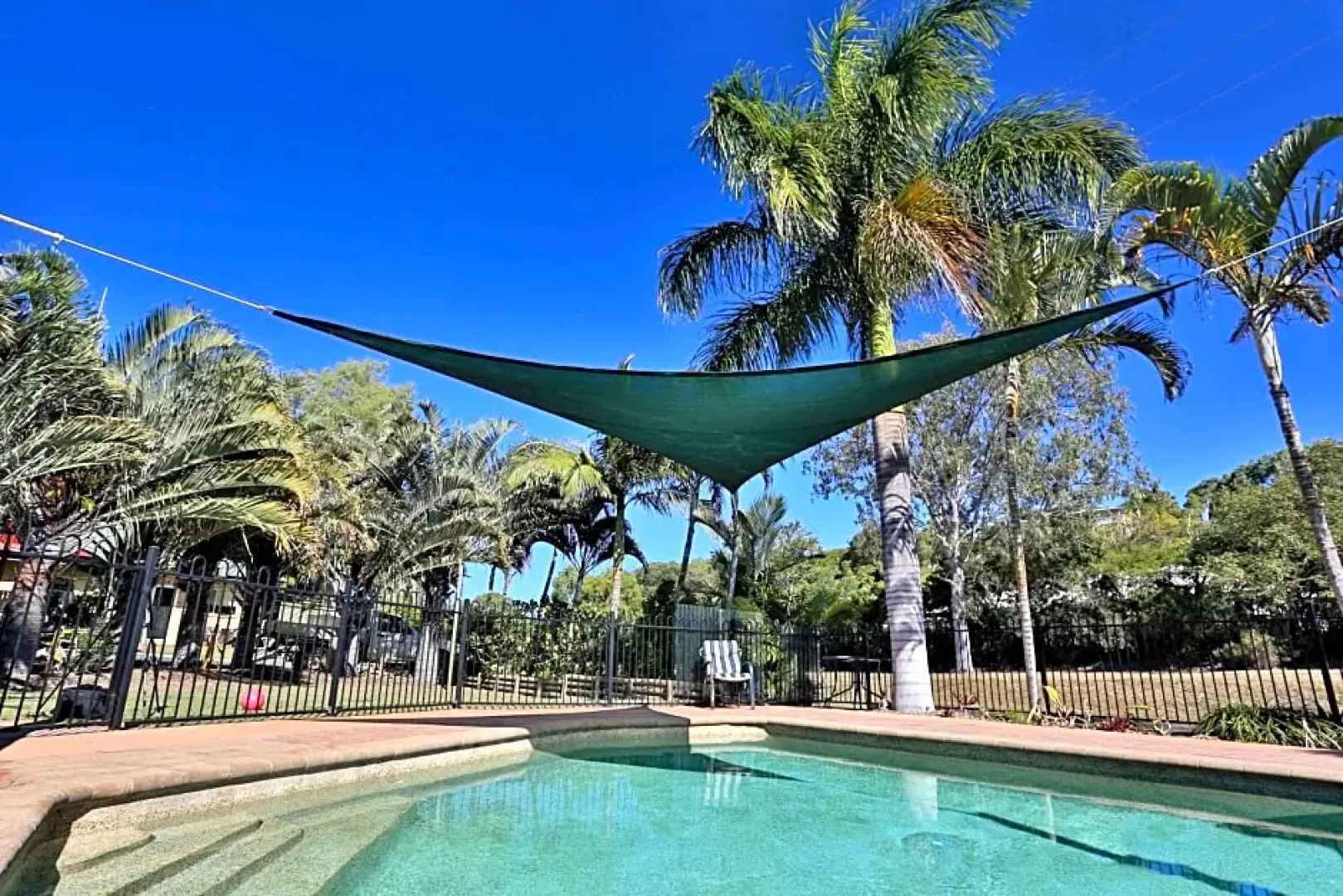 Agnes Palms Beachside Apartments