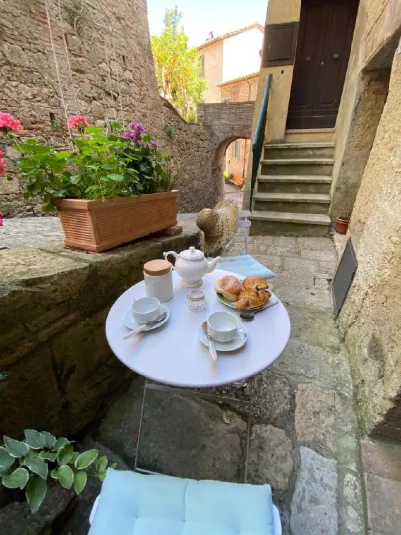 La casetta del frontone