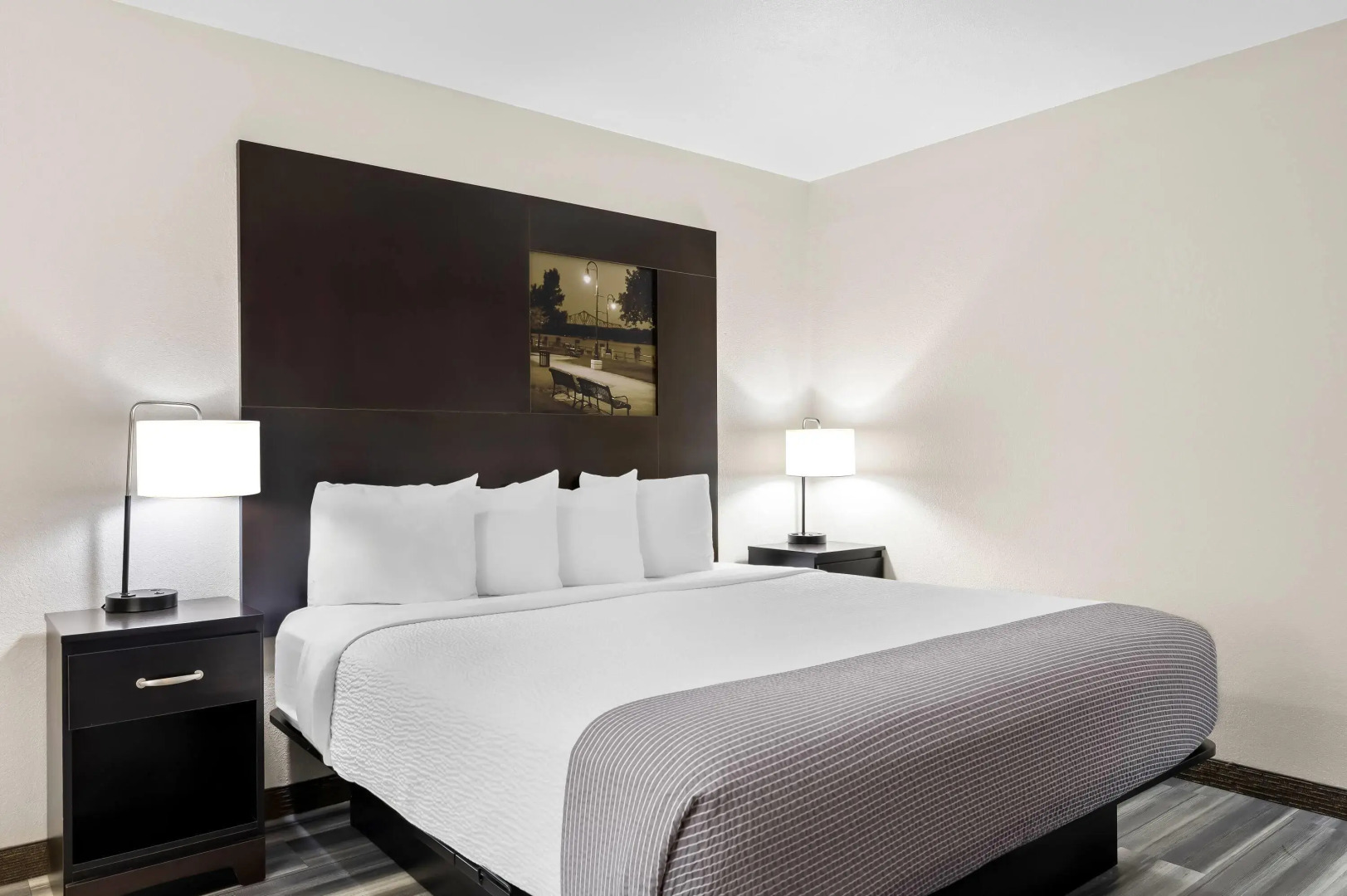 Super 8 by Wyndham La Crosse