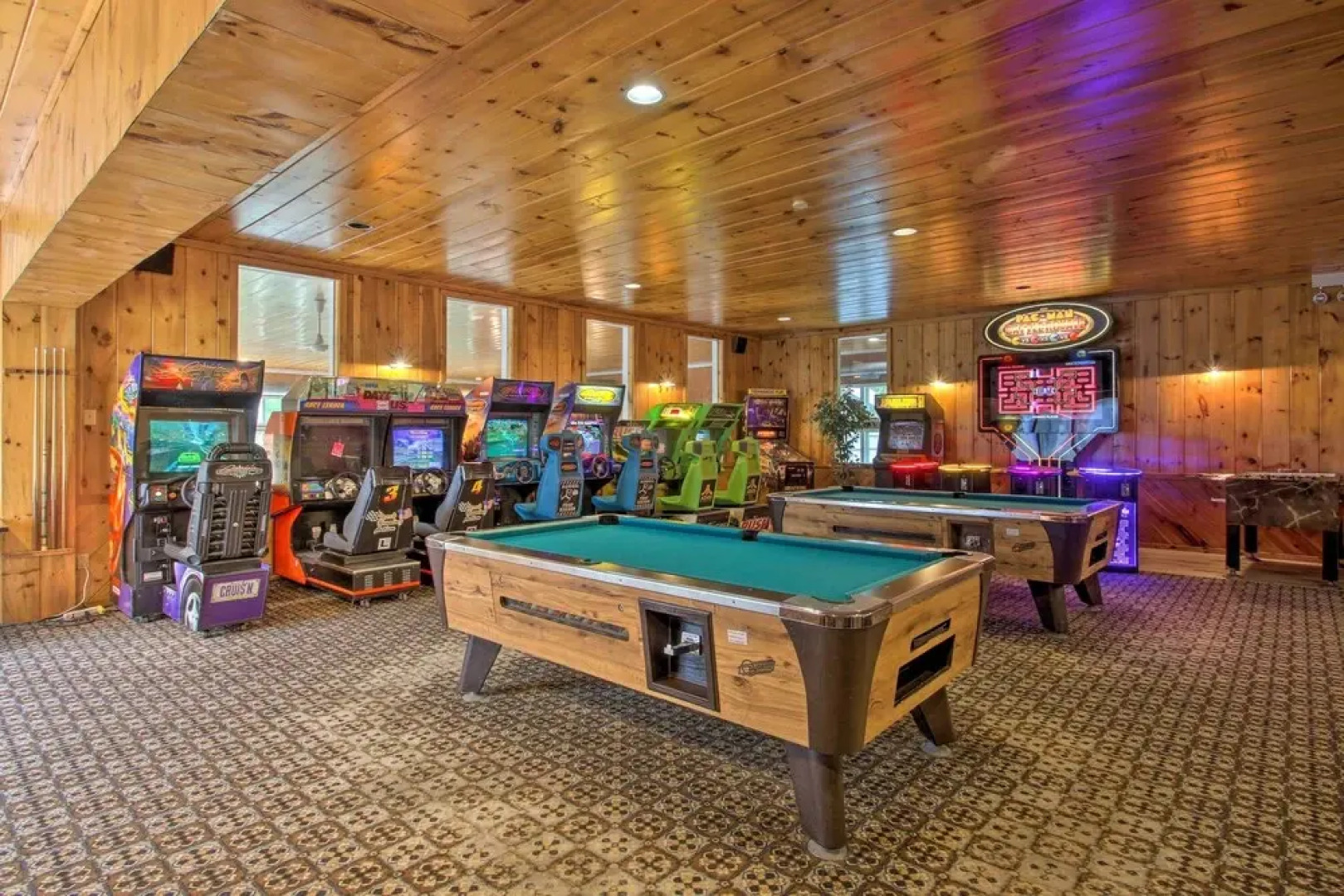 Chic Resort Condo ~ 1 Mi to Attitash Mountain!