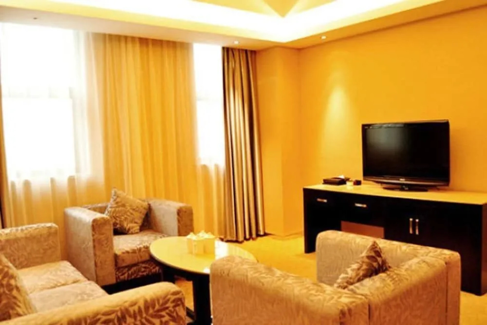 Empire Holiday Hotel - Nantong