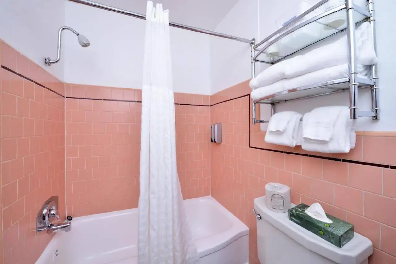 Travelodge by Wyndham Eugene Downtown/University of Oregon