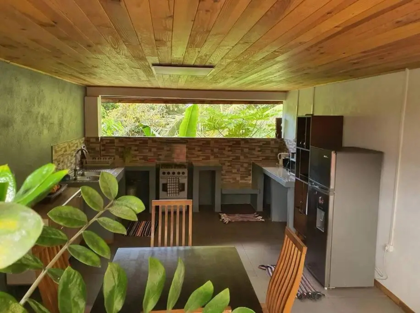 Ohana Location Ravissant appart spacieux parking gratuit à uturoa