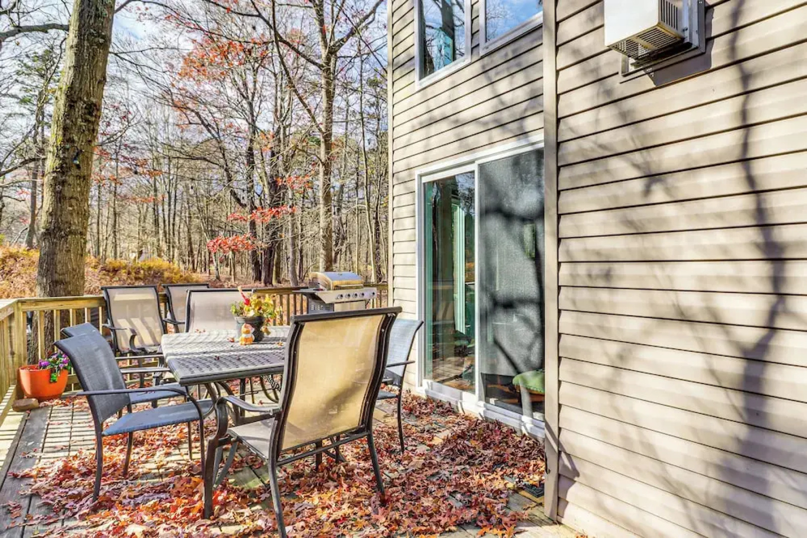 Serene Poconos Cabin w/ Hot Tub & Beach Access!