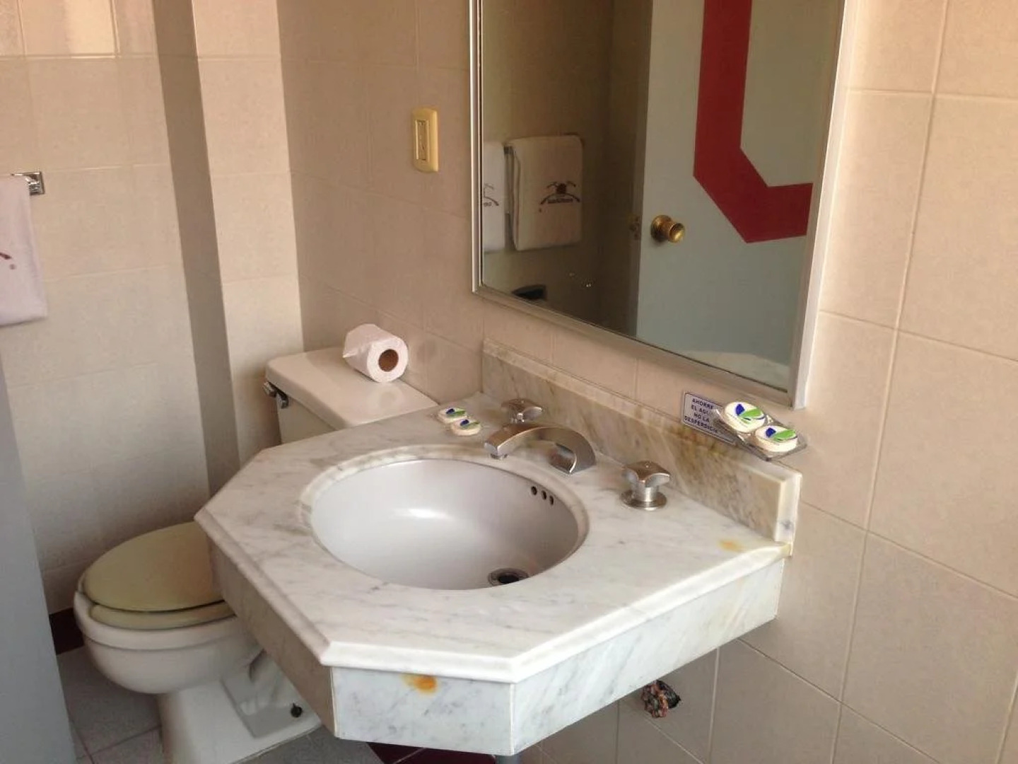 Ayenda Frida Costa Azul