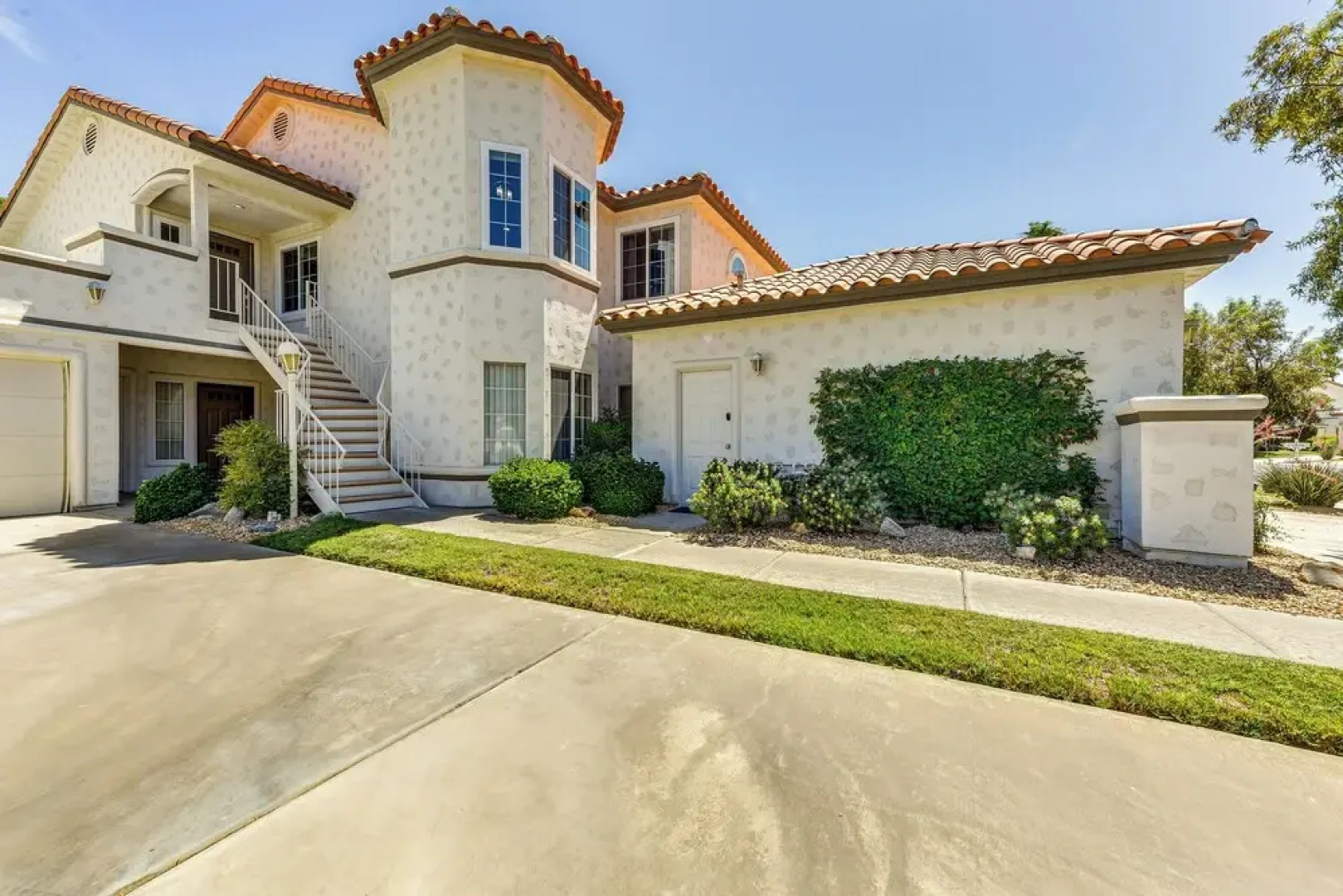 Pool Access: Newly Renovated Palm Desert Condo