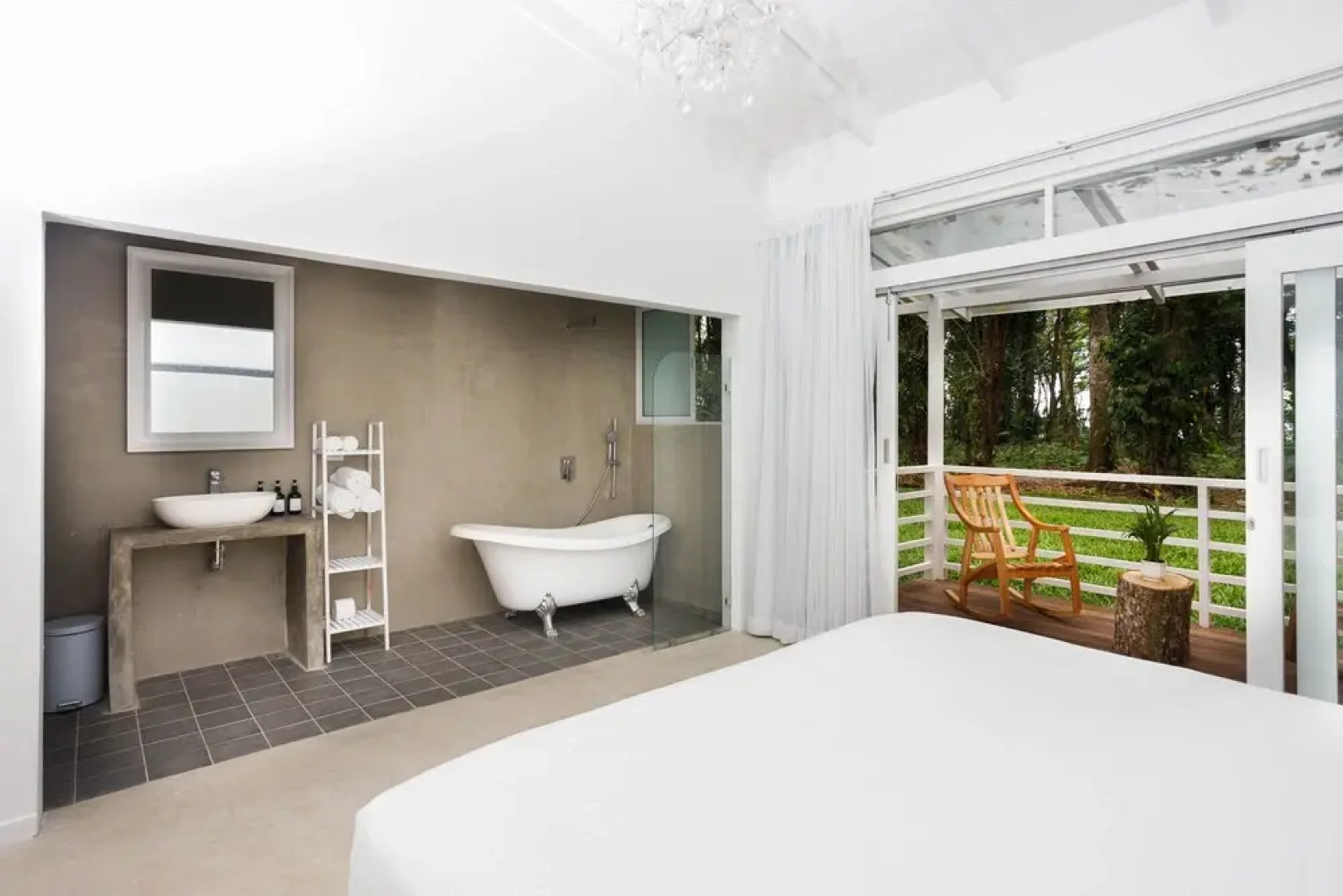 Gigi Brown Villa Frida Puerto Viejo