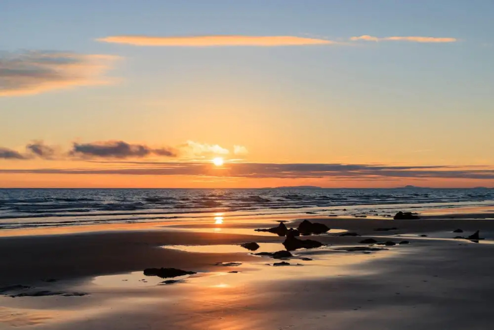 Beach Side House in Beautiful Borth