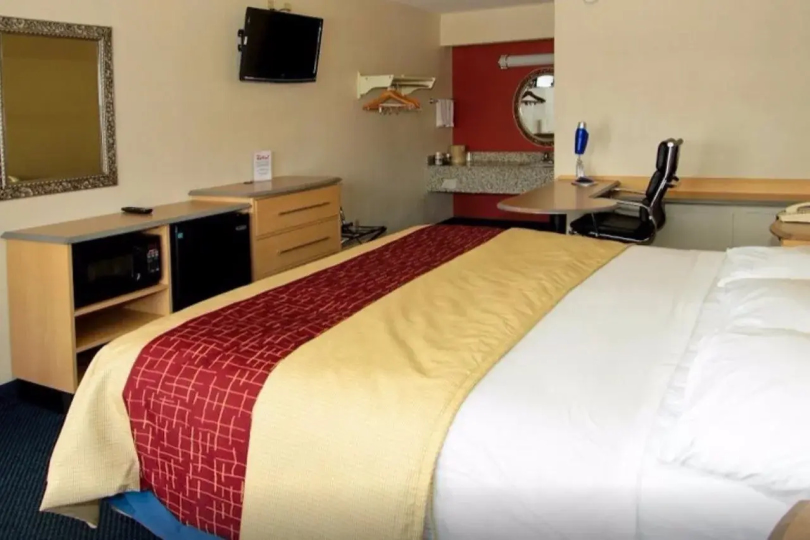 Rodeway Inn Fort Wayne Hotel