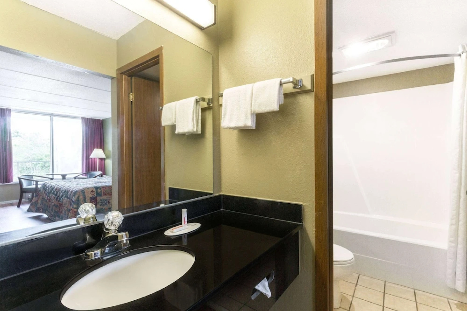 Super 8 Kingsport /I-81