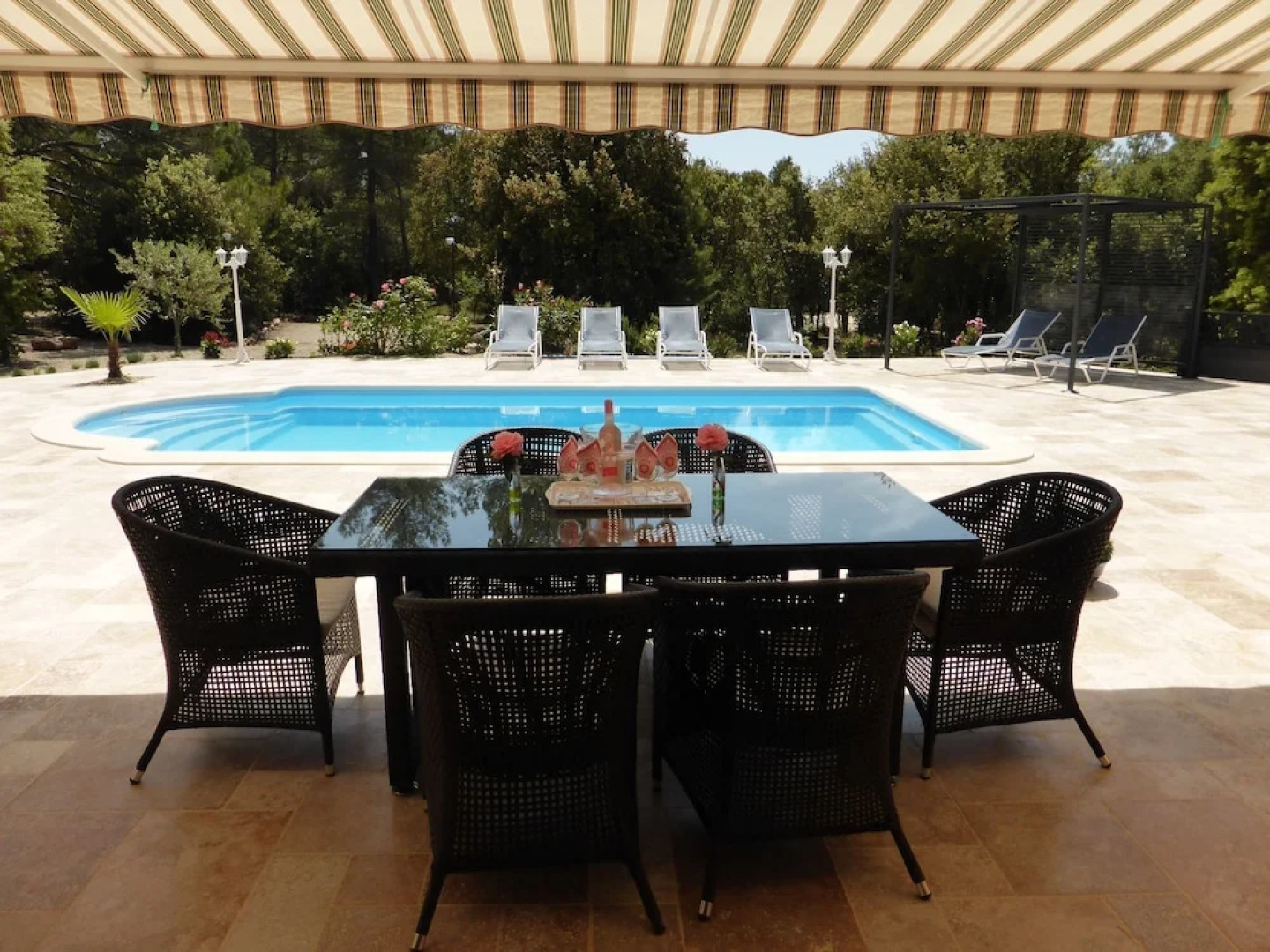 Detached Spacious Villa With Private Heated Pool, 15 km From the Gorges du Verdon