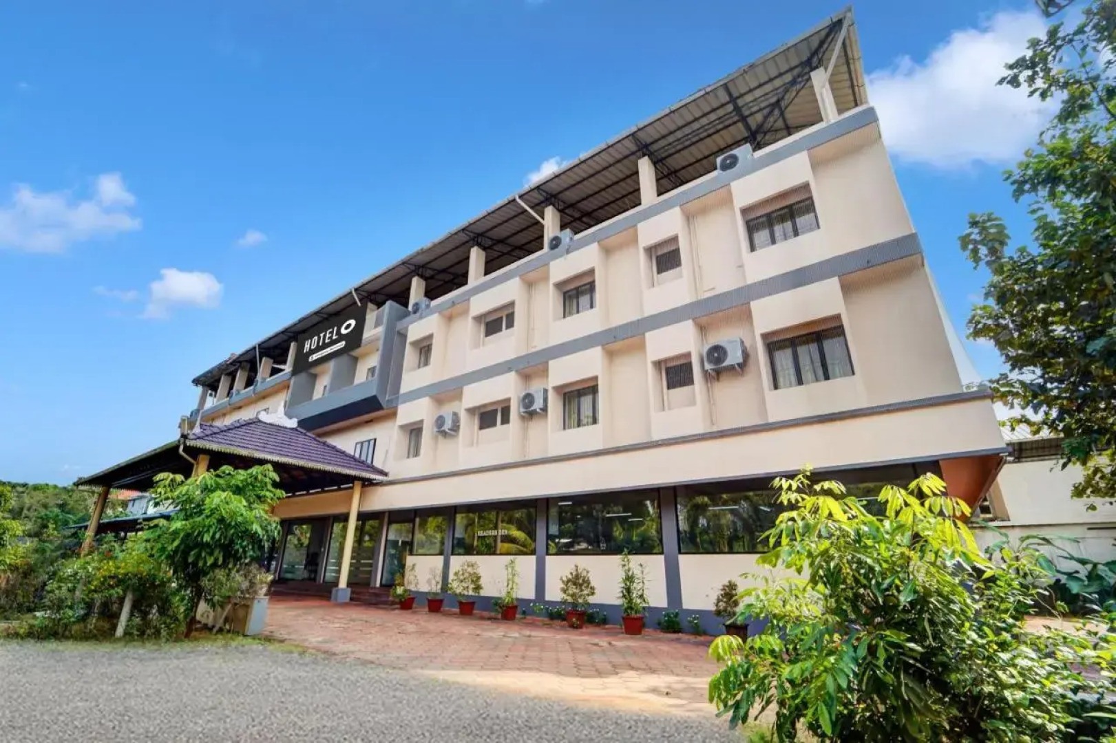 OYO Flagship 75052 Kuku Residency