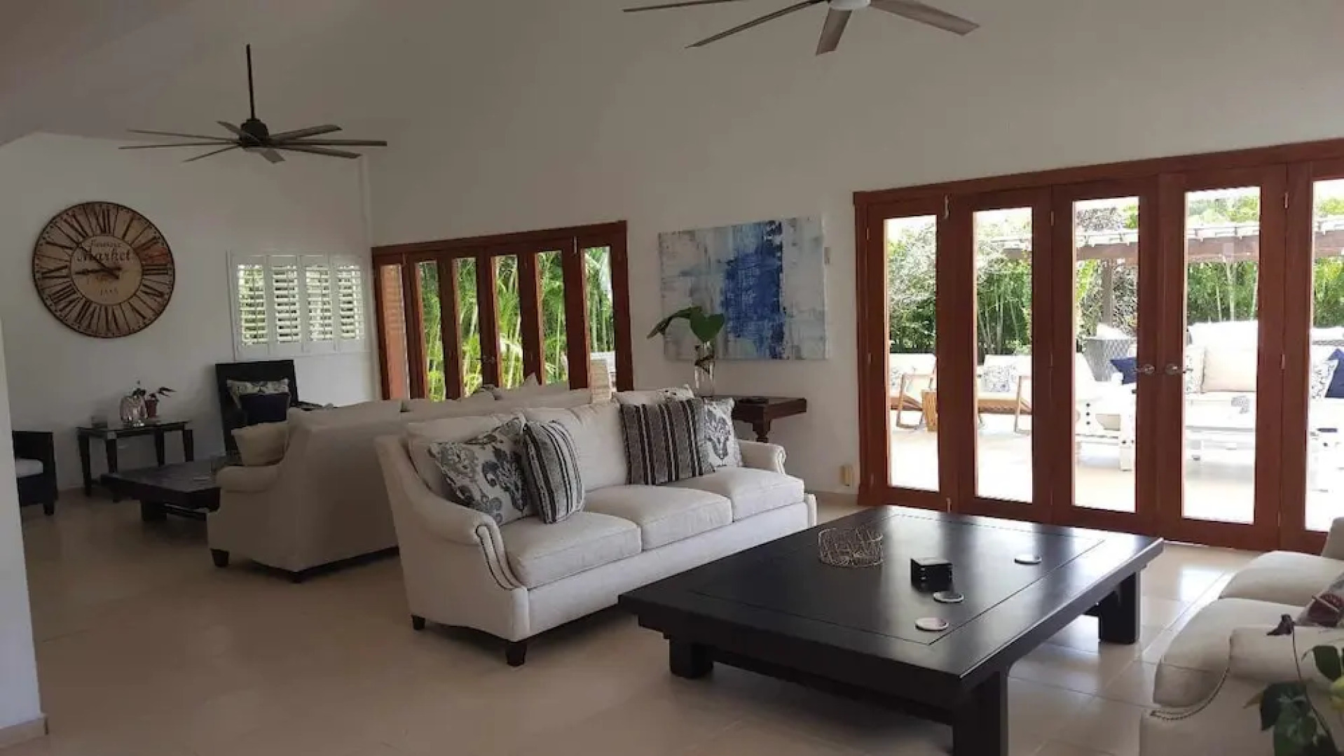 Villa in Metro Country Club