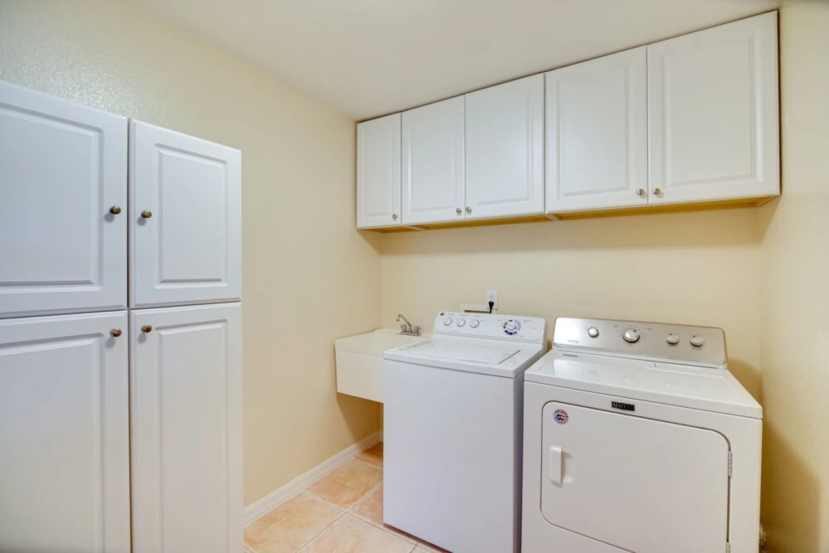 3 Mi to Lake: Peaceful Home w/ Grill in Sebring