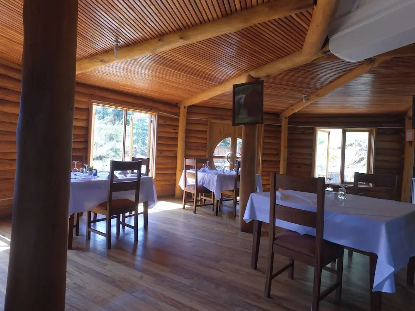 Trackers Safari Lodge Bwindi