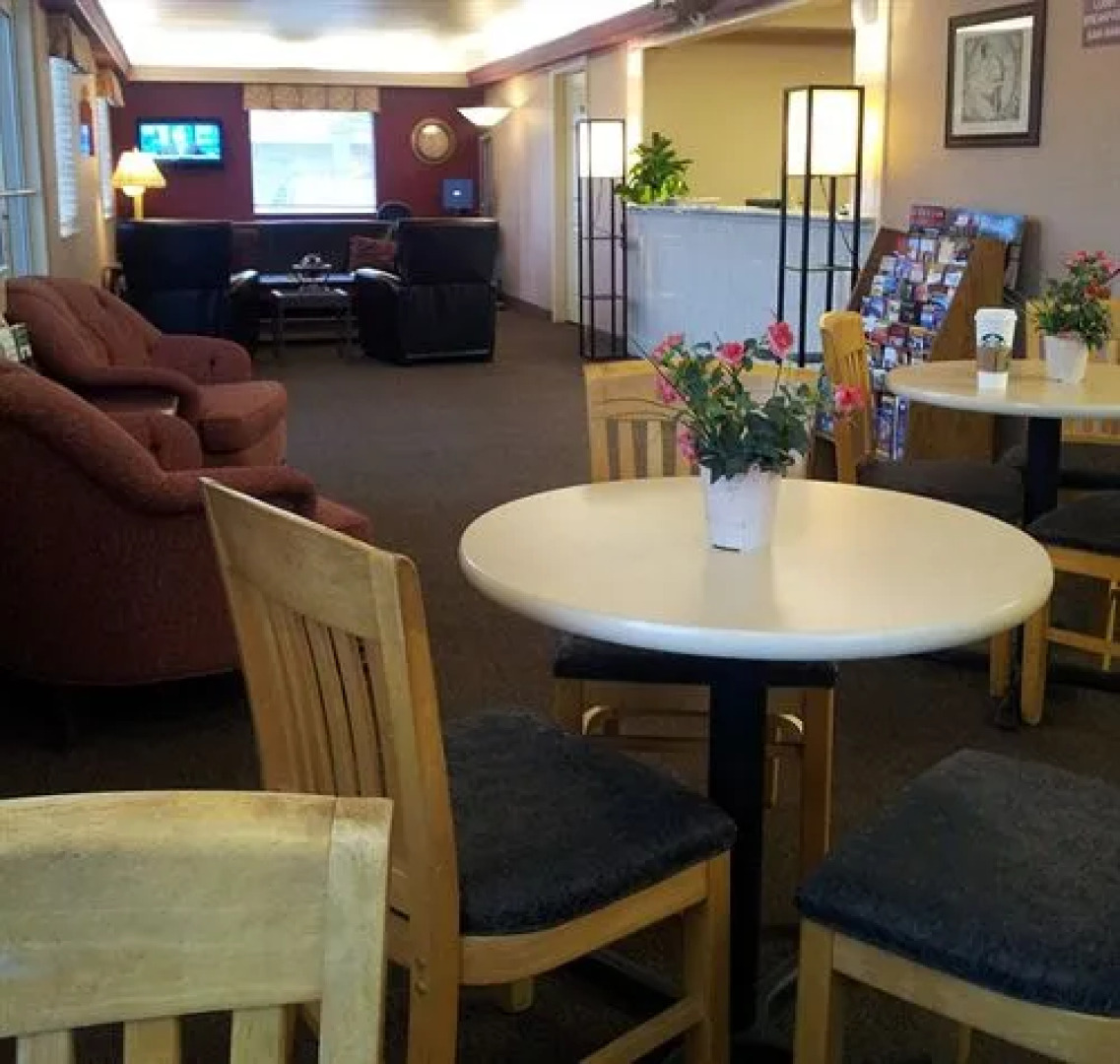 Stratus Suites - Boutique Hotel