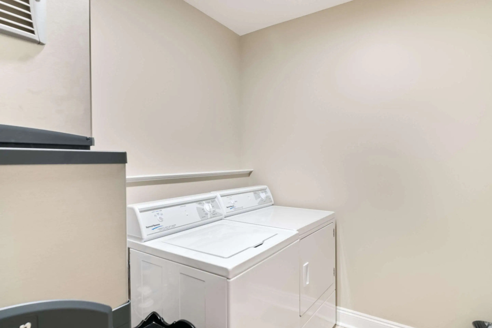 The Port Inn and Cottages, an Ascend Collection Hotel