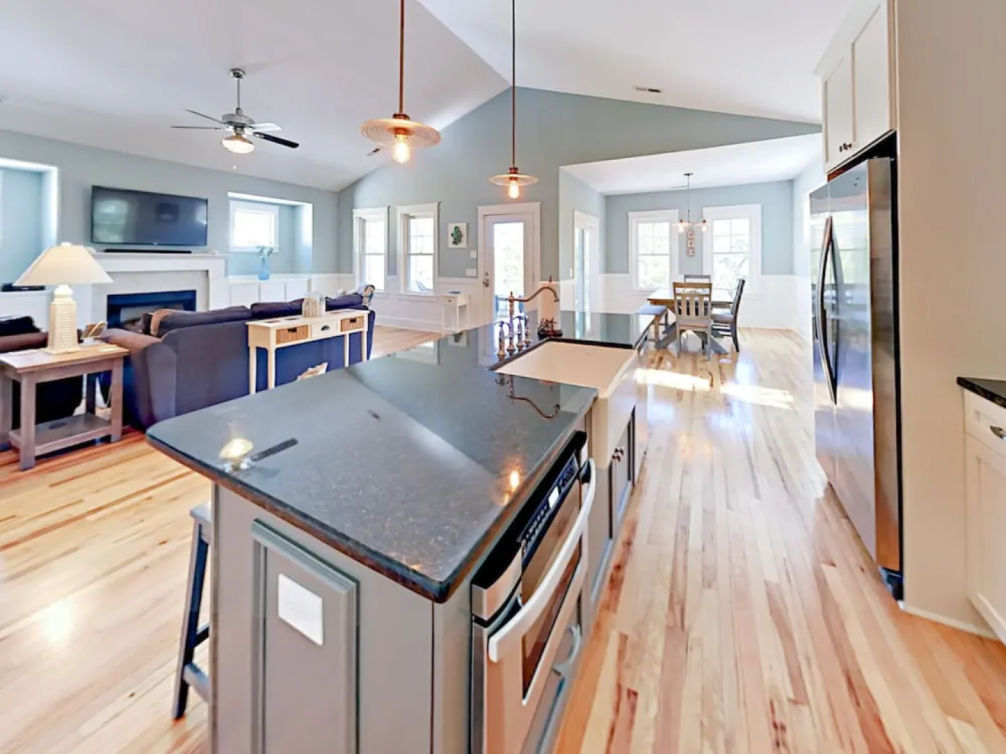 1418 Searay Home 4 Bedrooms 3 Bathrooms Home