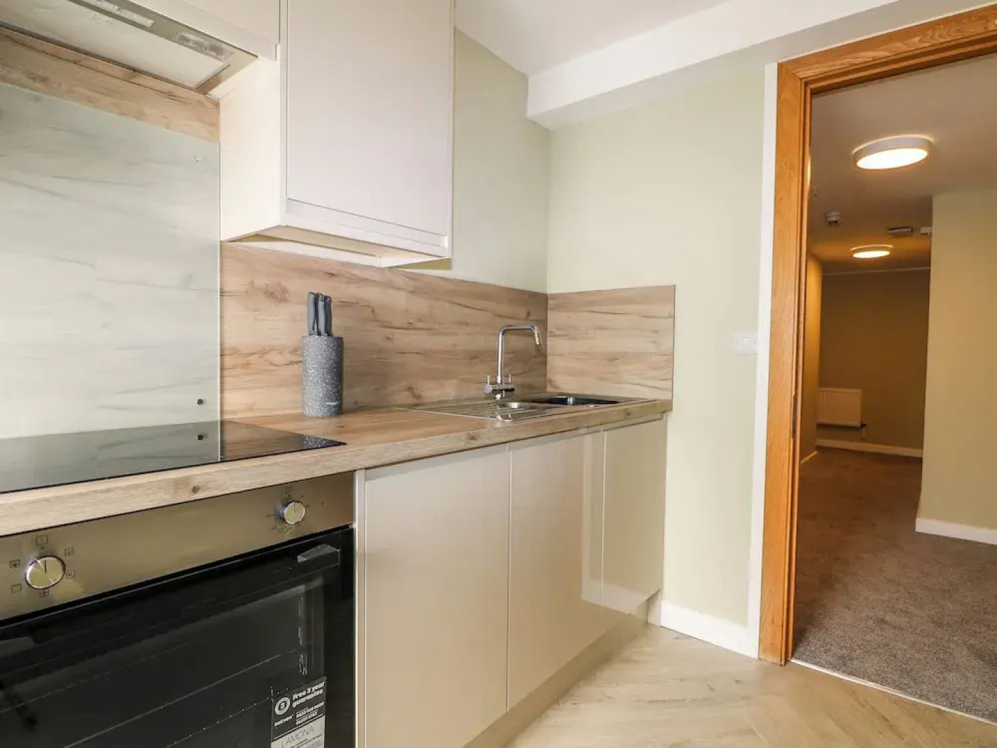 Flat 32 - Marine Court