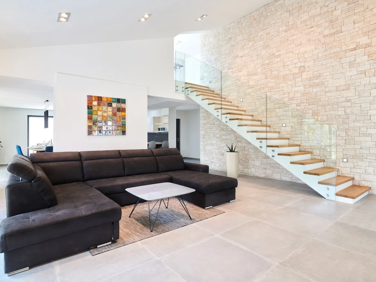 Beautifully decorated villa with pool ideal for vacation with your family.