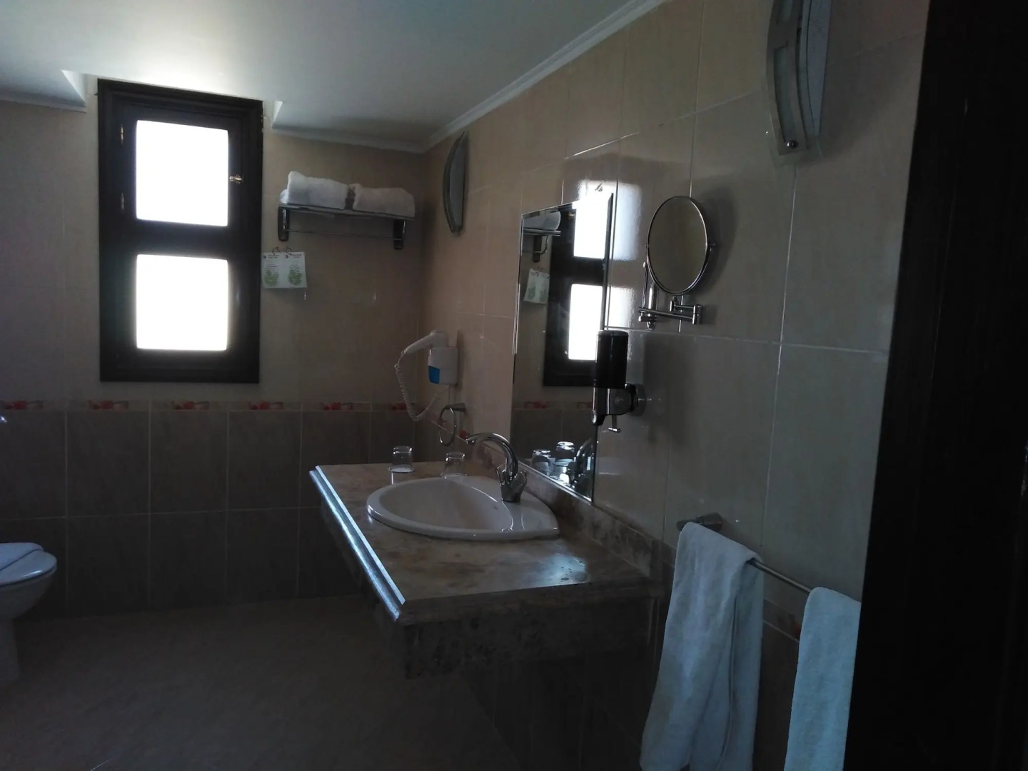 Rohanou Beach Resort